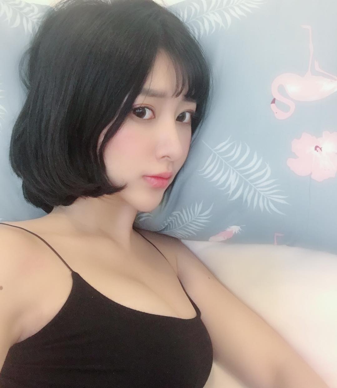 直播主妮妮渾圓巨乳溢出視覺畫面超級兇-第1章-图片22
