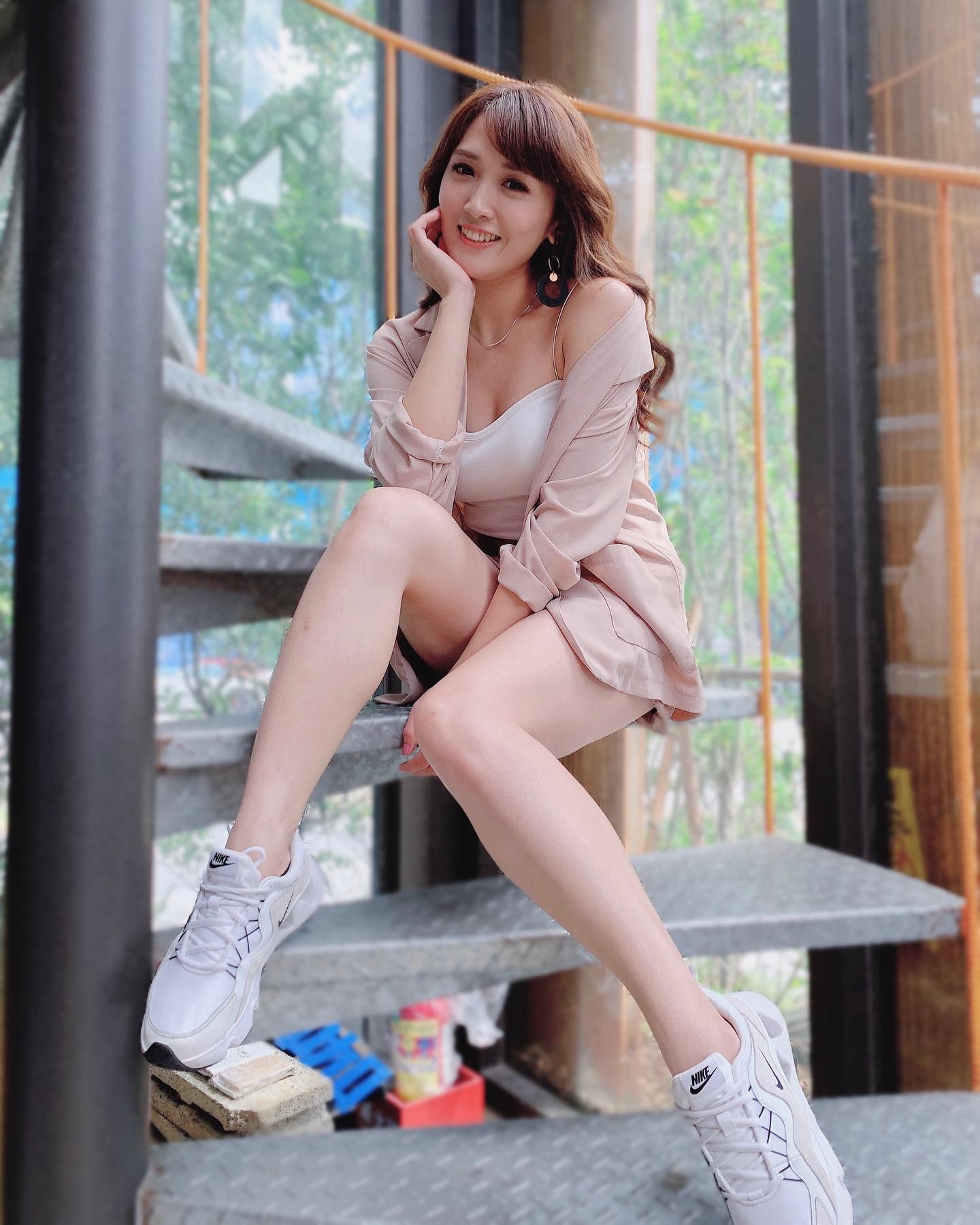 質感美女「Zera璇璇」乳香四溢，魅力笑容讓人好想戀愛，「火辣美腿」整個超誘人！-第1章-图片2