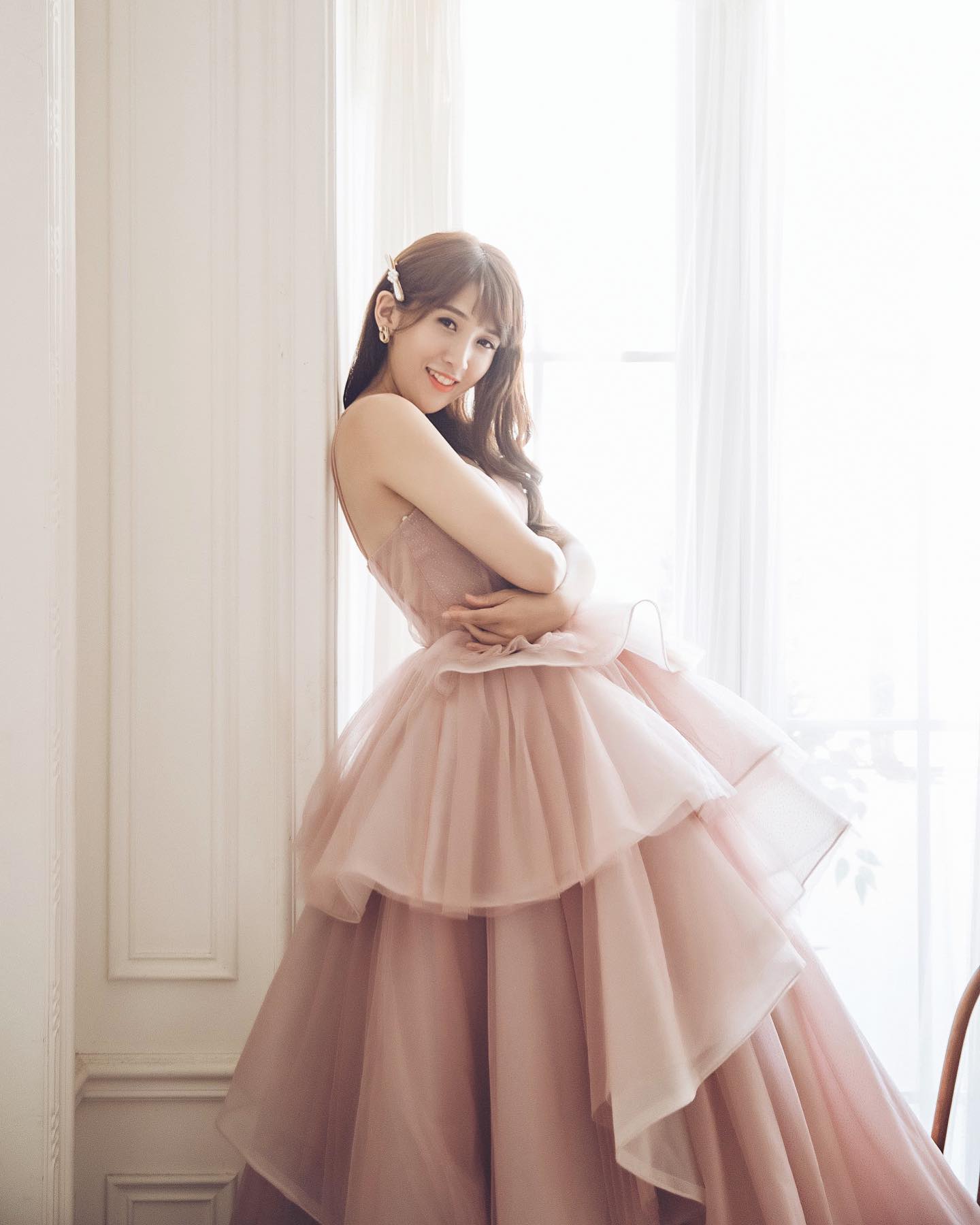 質感美女「Zera璇璇」乳香四溢，魅力笑容讓人好想戀愛，「火辣美腿」整個超誘人！-第1章-图片1