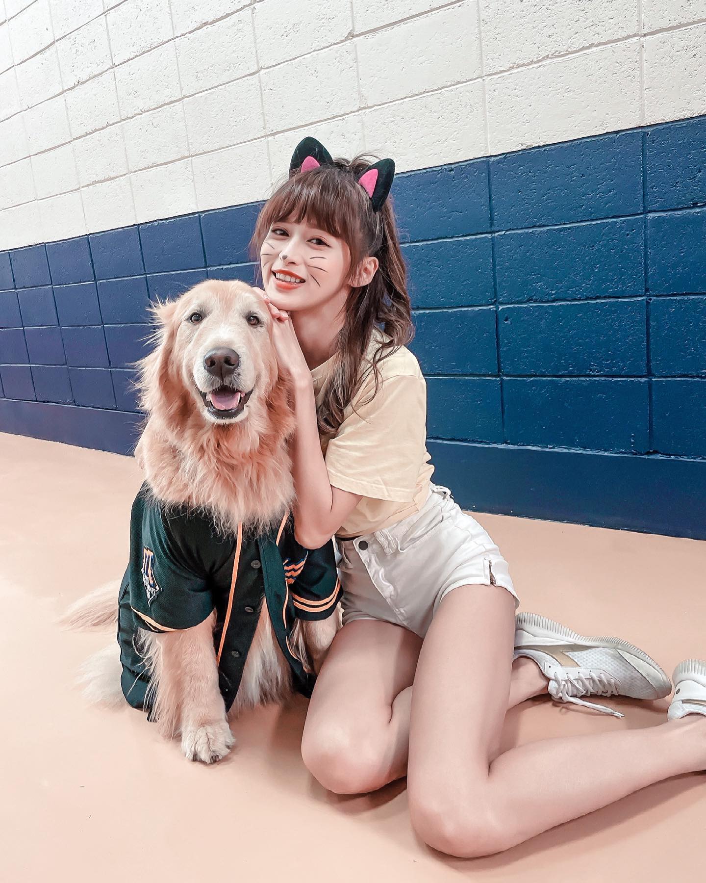 帥氣正妹「王笑笑」邪惡胸型直接溢出！極品身材還有火辣美腿，這顏值贏了啦！-第1章-图片1