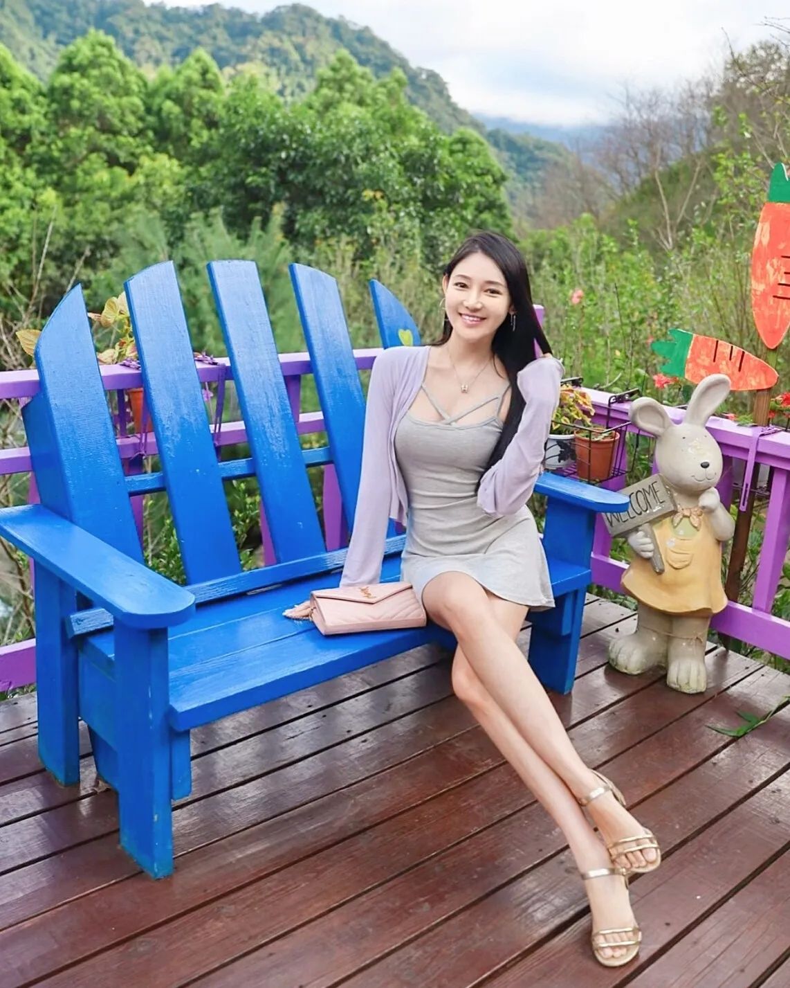 電眼美女「莉薇」萬惡的美乳身材整個有夠犯規，招牌笑容超勾人-第1章-图片7