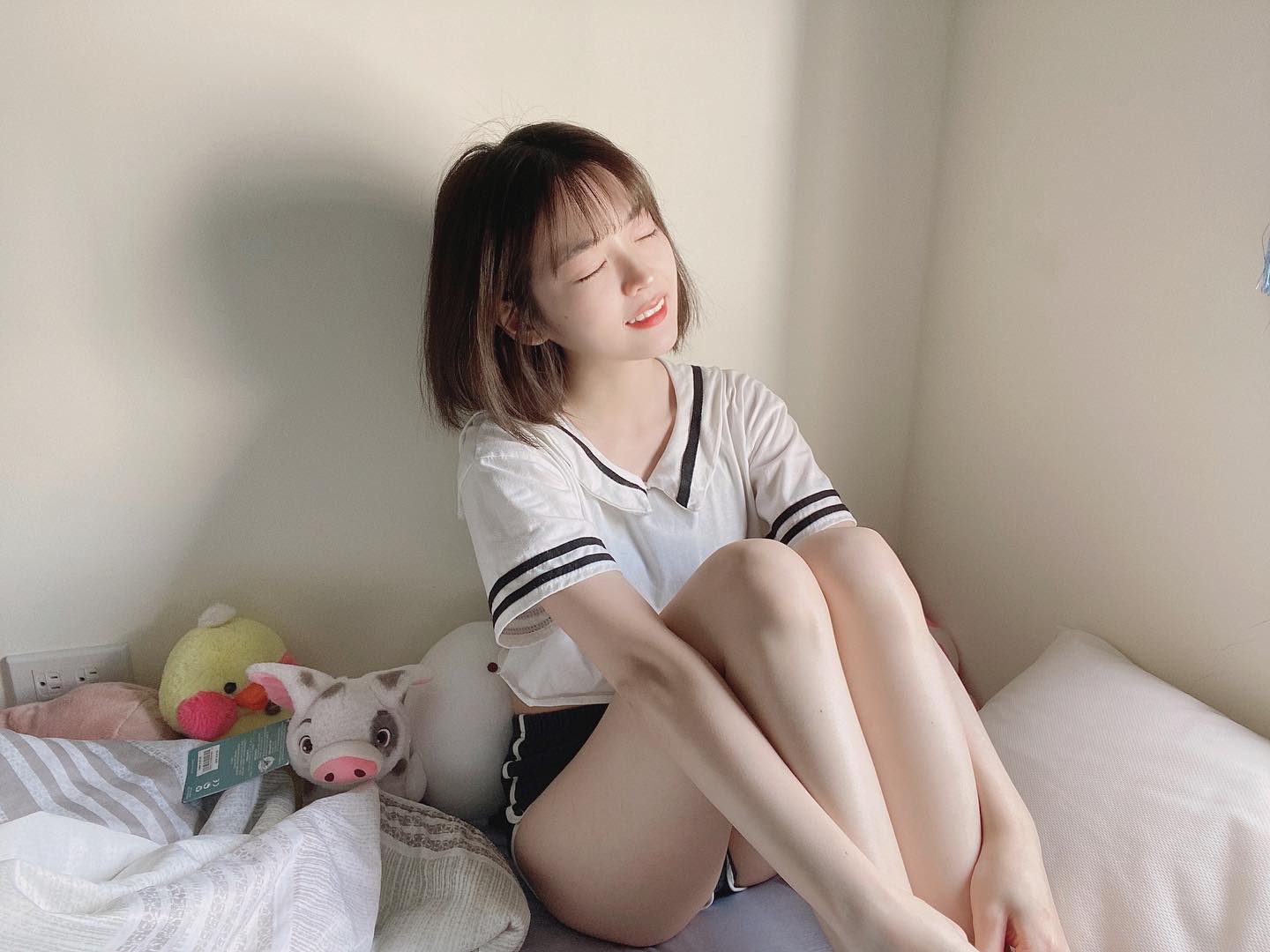 「Duck」清純微笑讓人想重回學生時代了！纖腰美腿的「完美曲線」讓人鼻血直流！-第1章-图片5