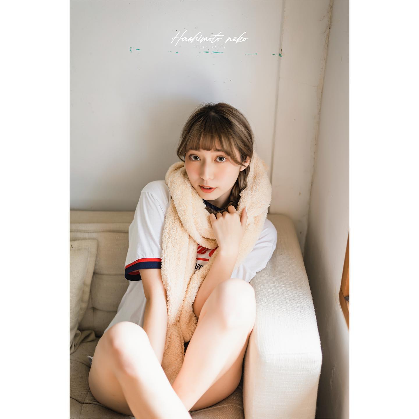 「龍睬崴」氣質笑容與雪白深溝太吸睛！「修長美腿」讓人直接戀愛啦！-第1章-图片10