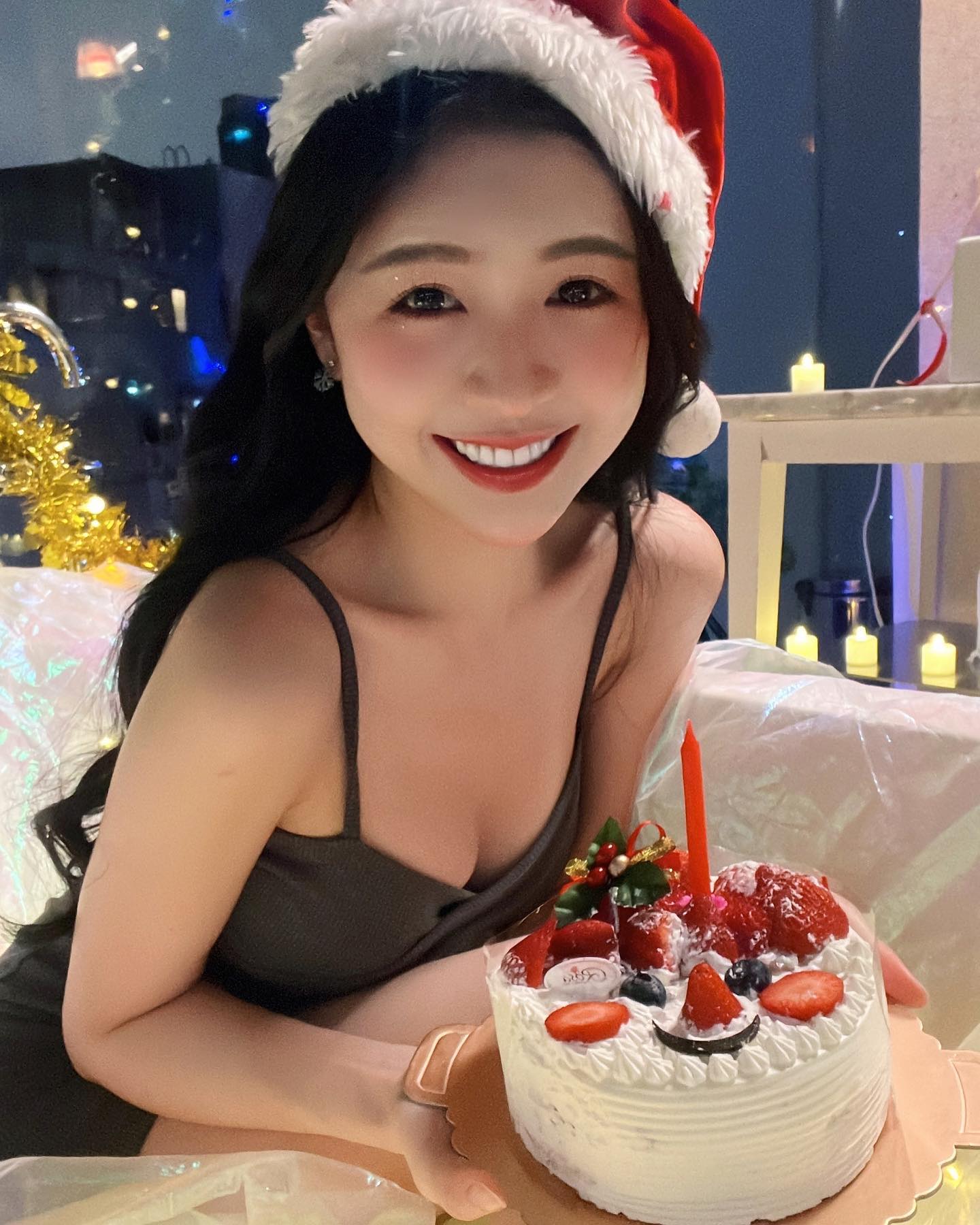 纖瘦正妹「張安琪」乳力夾擊威力猛,過人乳量大爆發!長腿翹臀火辣好曲線-第1章-图片6