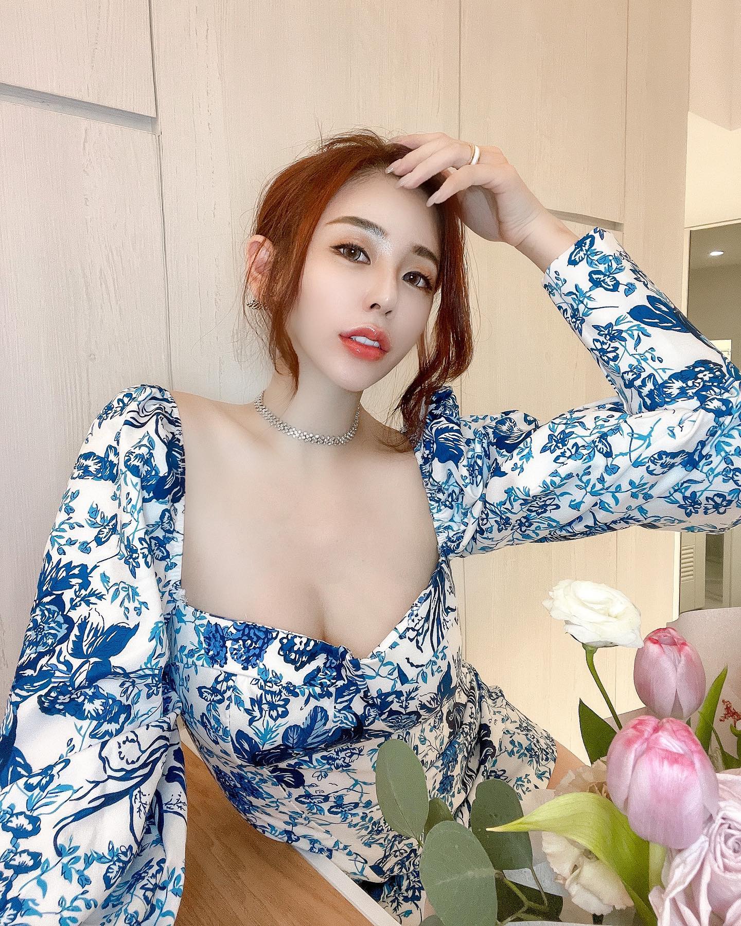 大眼奶妹「湘湘」眼神會勾人,一個微笑把心偷走不還!穿深V上衣差點掉出來!-第1章-图片5