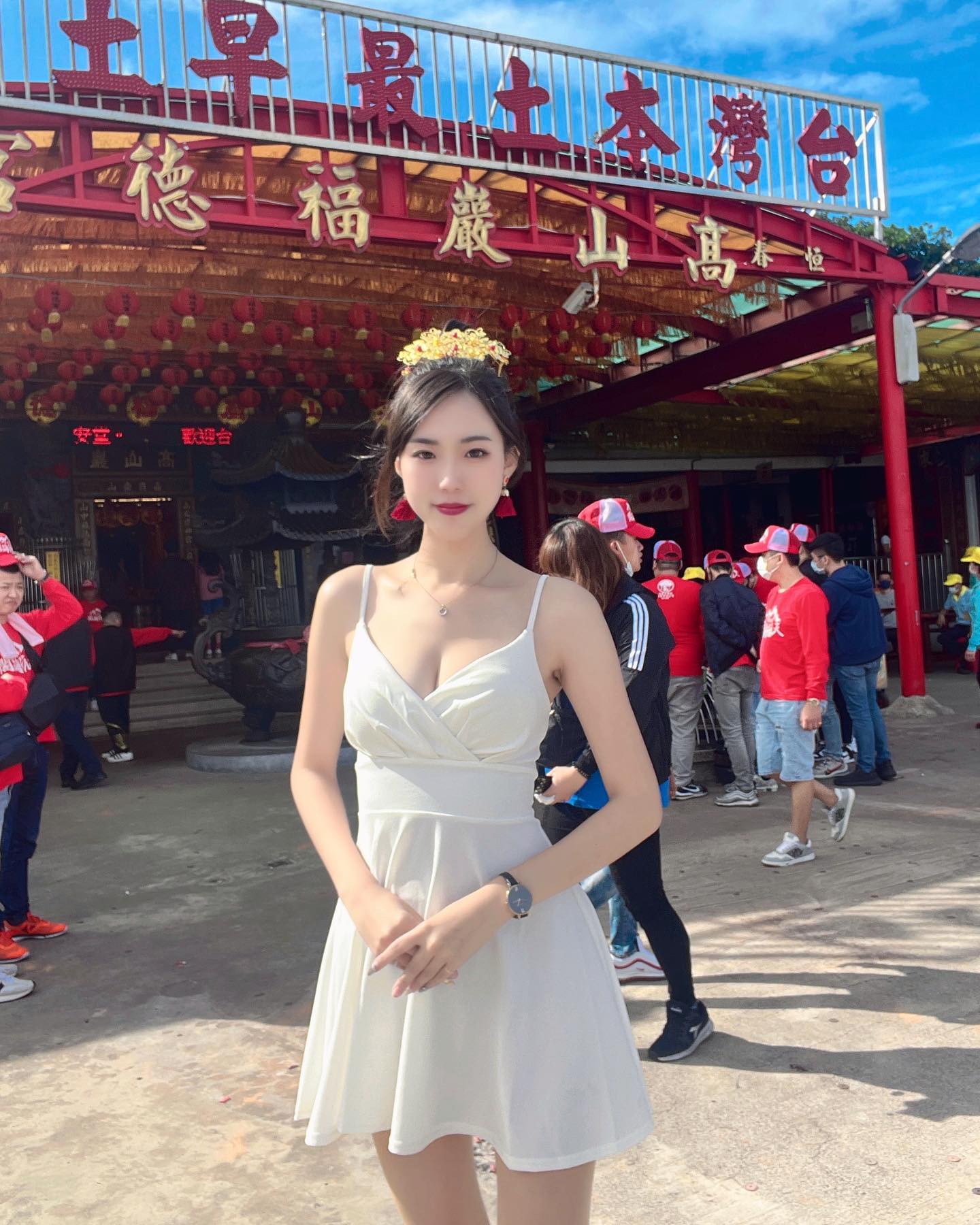 野生正妹「妖妖」展現前凸後翹好身材！腰細腿長露「嫩乳」性感畫面真的好猛-第1章-图片3