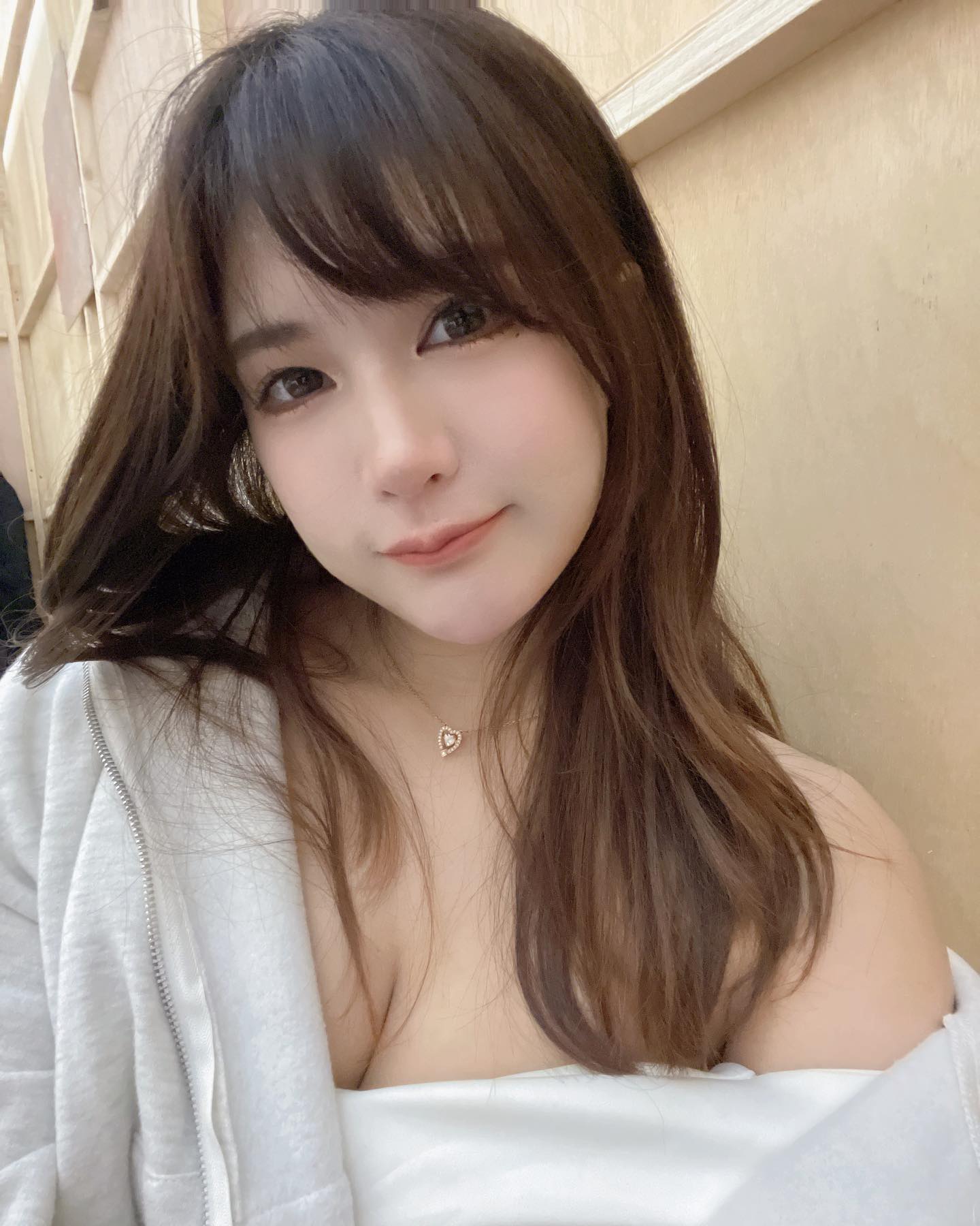 「智鈞君」包臀曲線超犯規，白嫩細腿好搶眼！極緻誘惑的「邪惡視角」真的好迷人-第1章-图片8