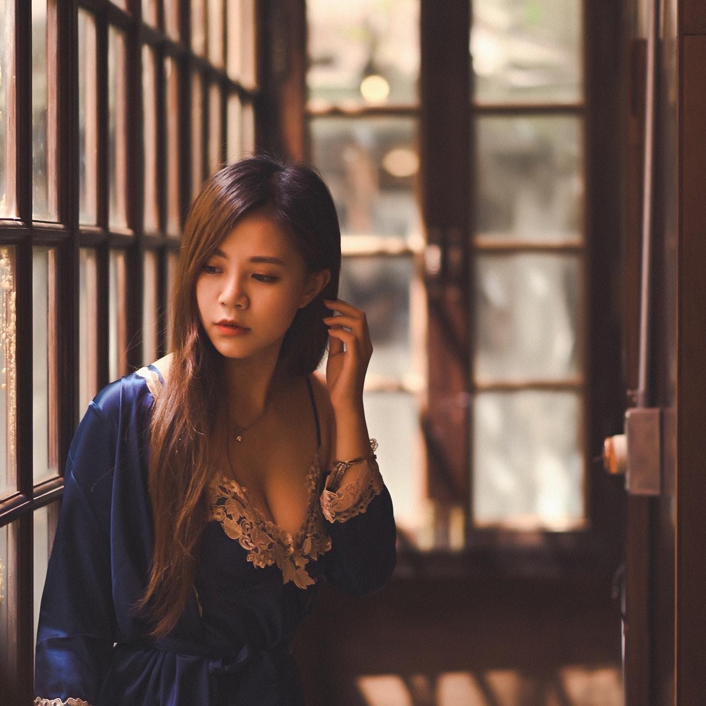 情慾正妹「貝拉Bella」穿「爆乳裝」身材好有料，「前突後翹」好身材搶走所有視...-第1章-图片4