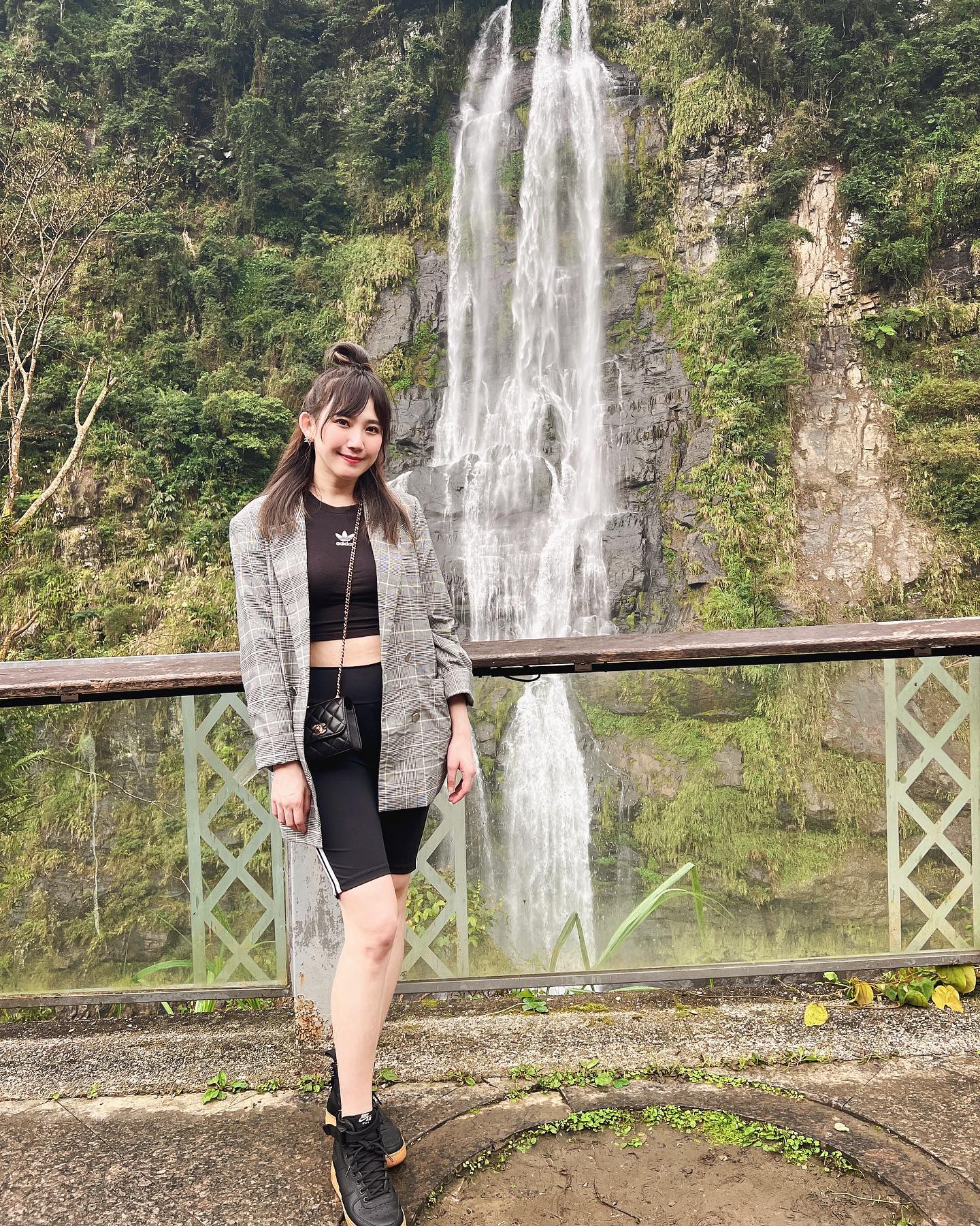 美乳妹子「凱莉絲」鮮豔美乳有夠犯規！「衣衫不整」視角好邪惡-第1章-图片10