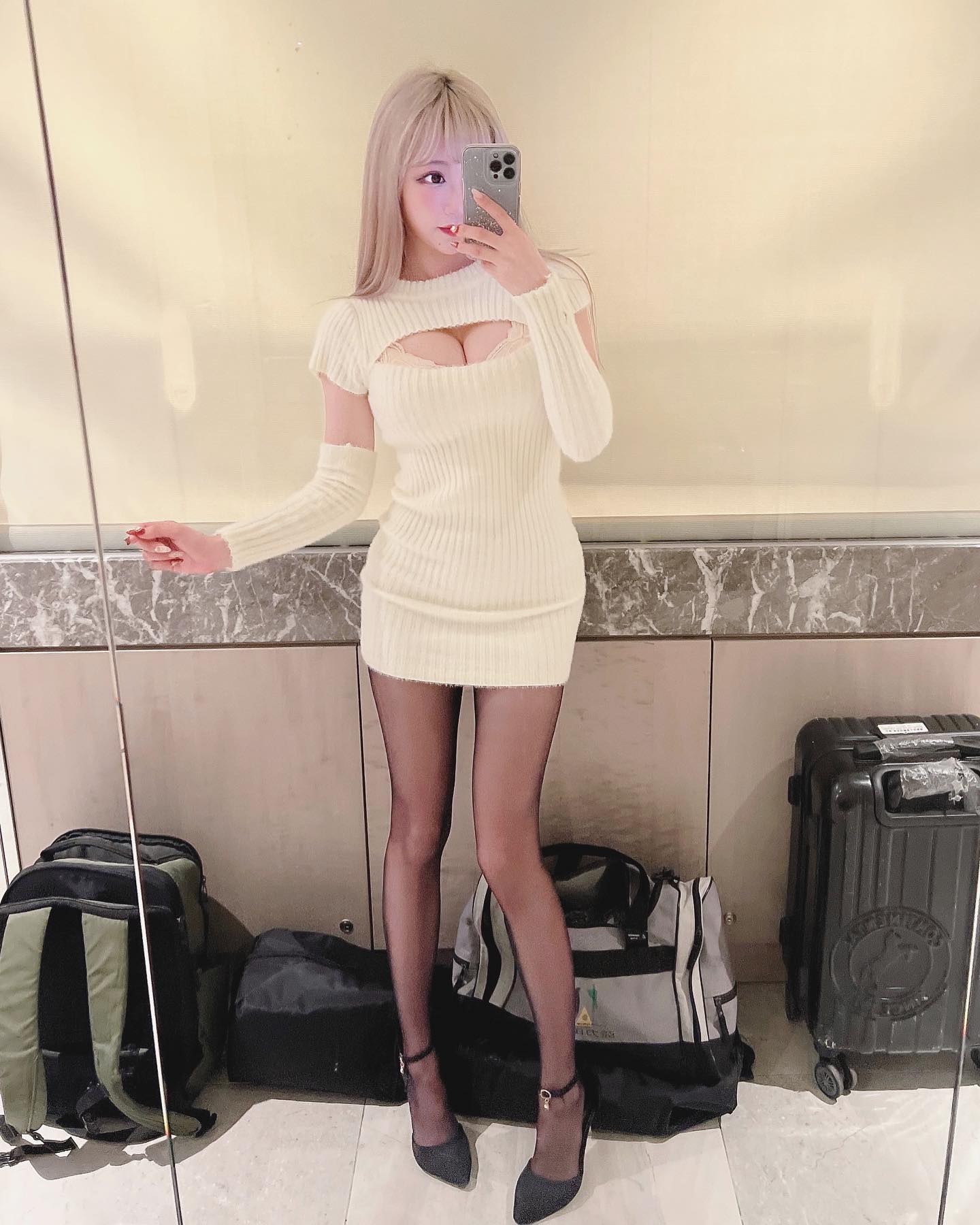 香豔正妹「薛凱云」甜美外表「身材超兇」白皙大圓乳讓人血脈噴張-第1章-图片3