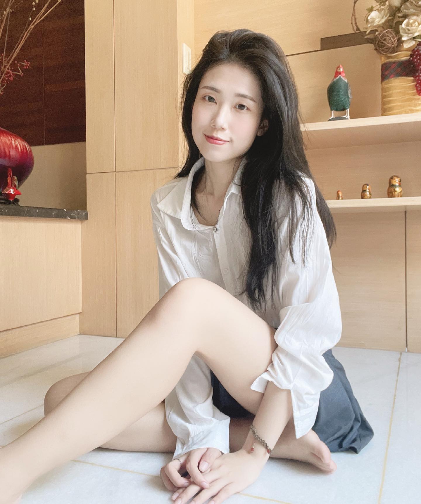 氣質小清新「Jane」美嫩長腿橫掃路面，電眼＋細白長腿讓路人都盯傻了！-第1章-图片2