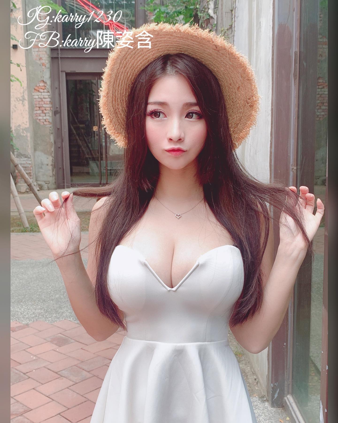 超甜美正妹「陳姿含」逆天長腿+纖細身材，還解放迷人酥胸！極品身材真的美味！-第1章-图片1