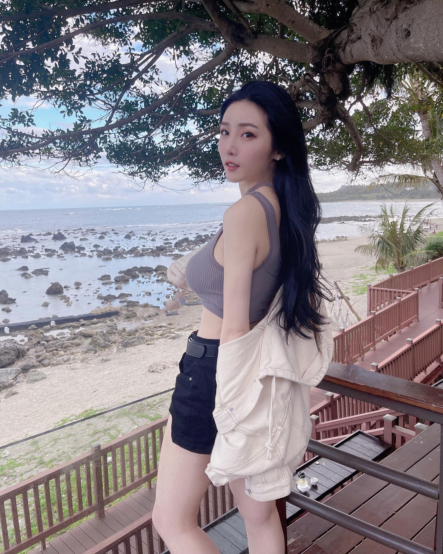 巨乳正妹「許薇安」兇狠乳量光看就醉了！養眼畫面噴火到不行根本極品！-第1章-图片10