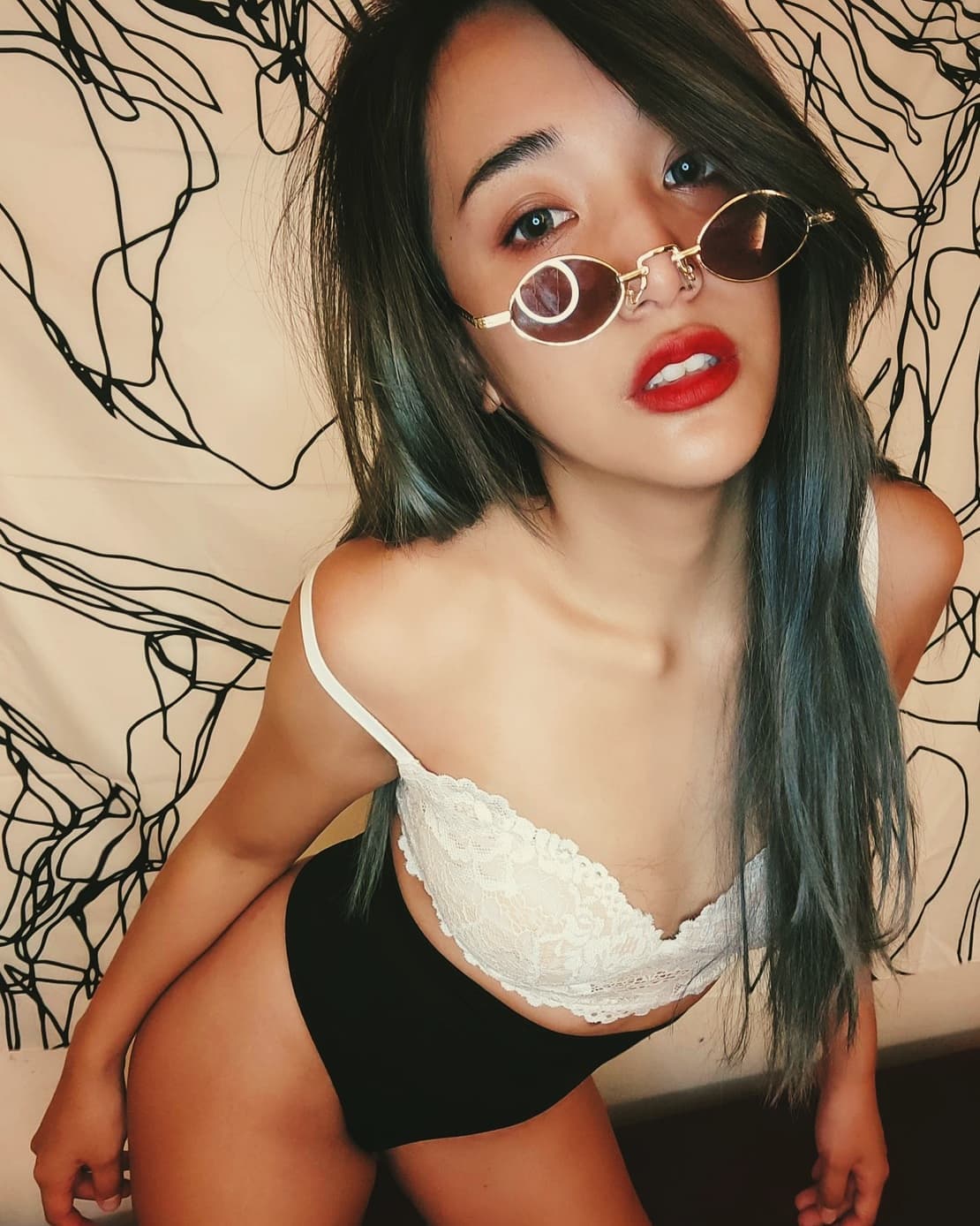 超胸狠「阿布舞」原來衣衫之下深藏驚人乳量！深溝似海畫面太養眼！-第1章-图片3