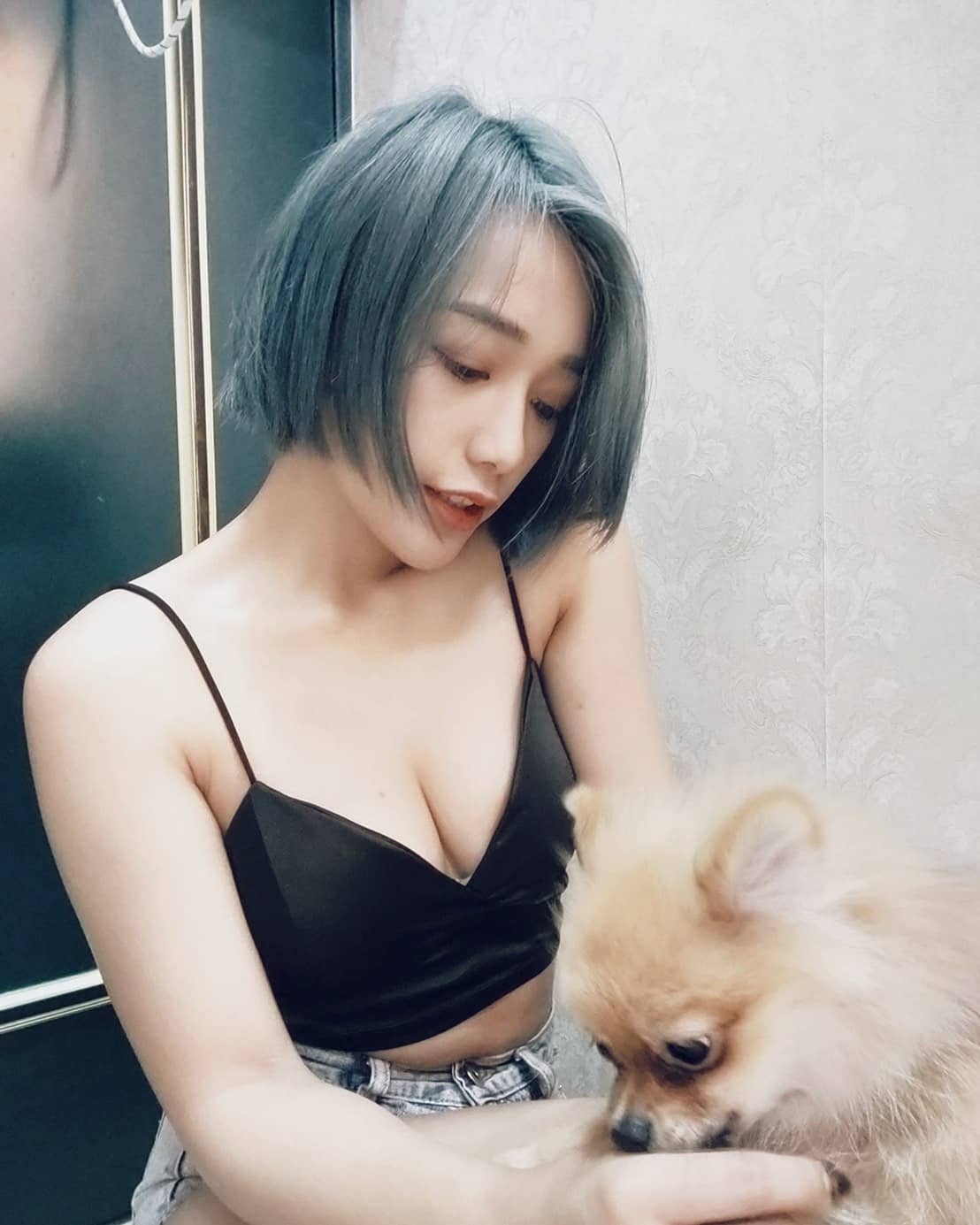 超胸狠「阿布舞」原來衣衫之下深藏驚人乳量！深溝似海畫面太養眼！-第1章-图片4