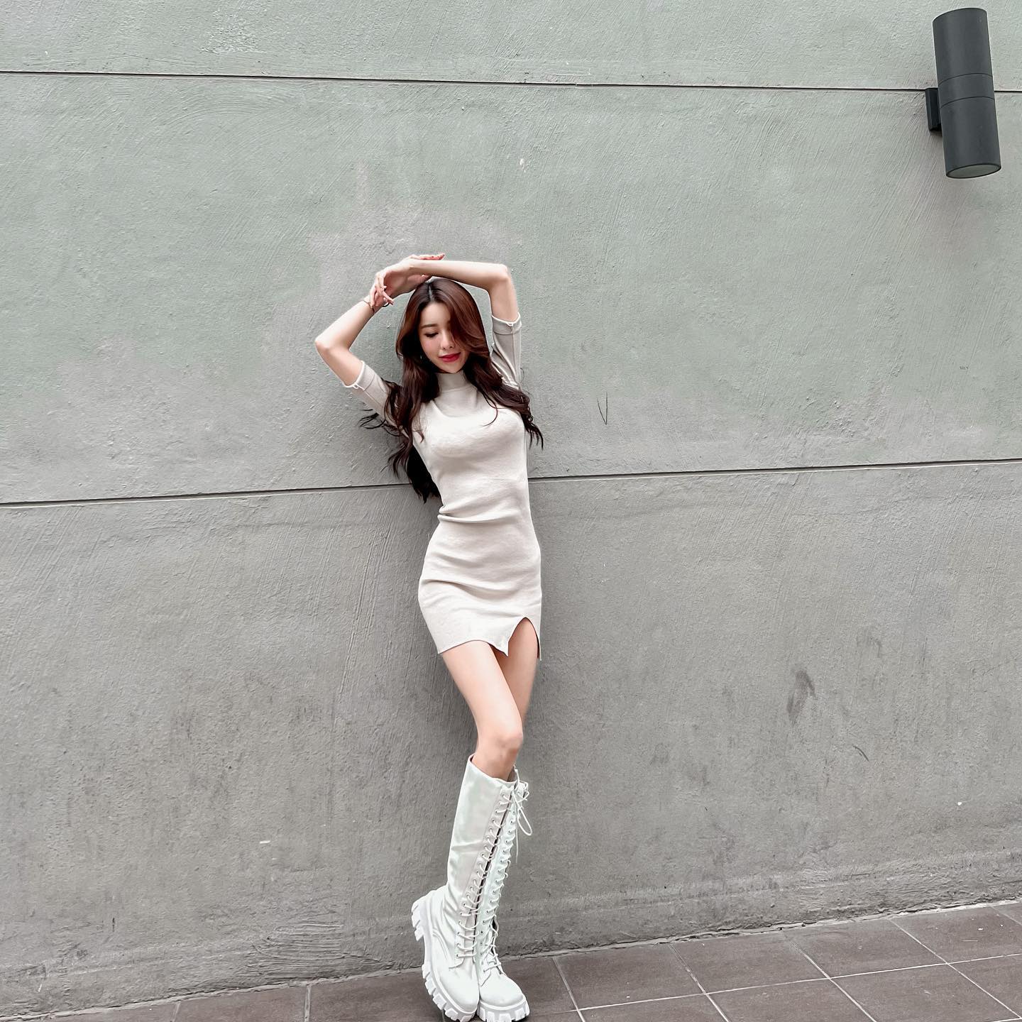 Super long legs sister