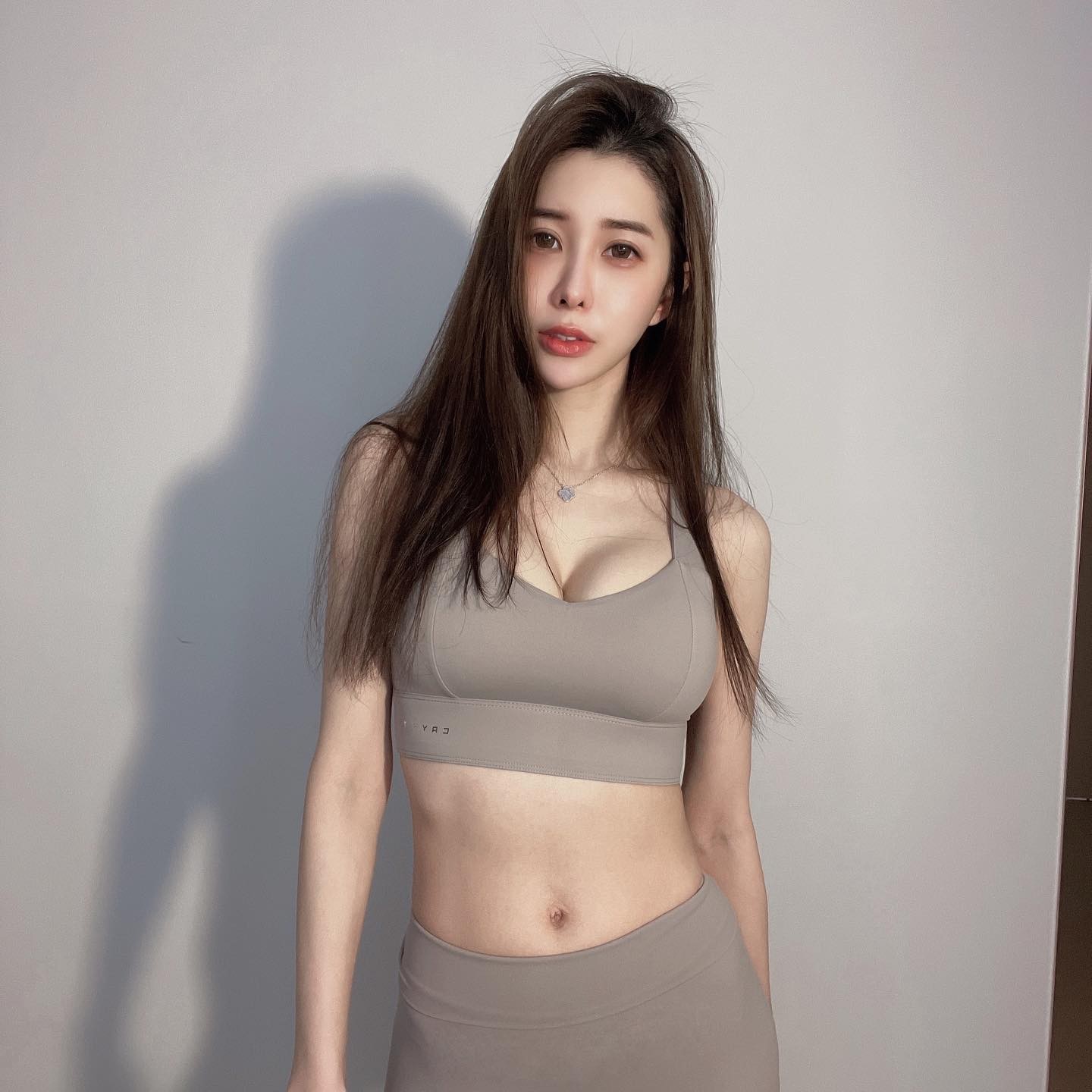 Super long legs sister