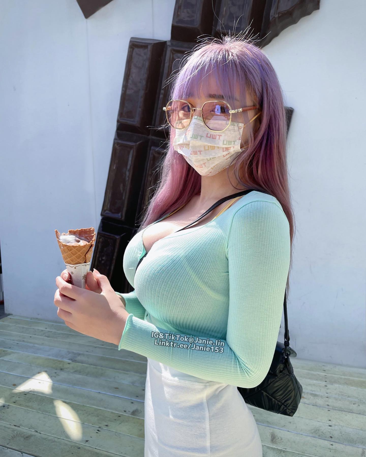 超胸乳媚娘「泥泥」長輩福利給好給滿，「超重事業心」讓人甘拜下風啊！-第1章-图片1