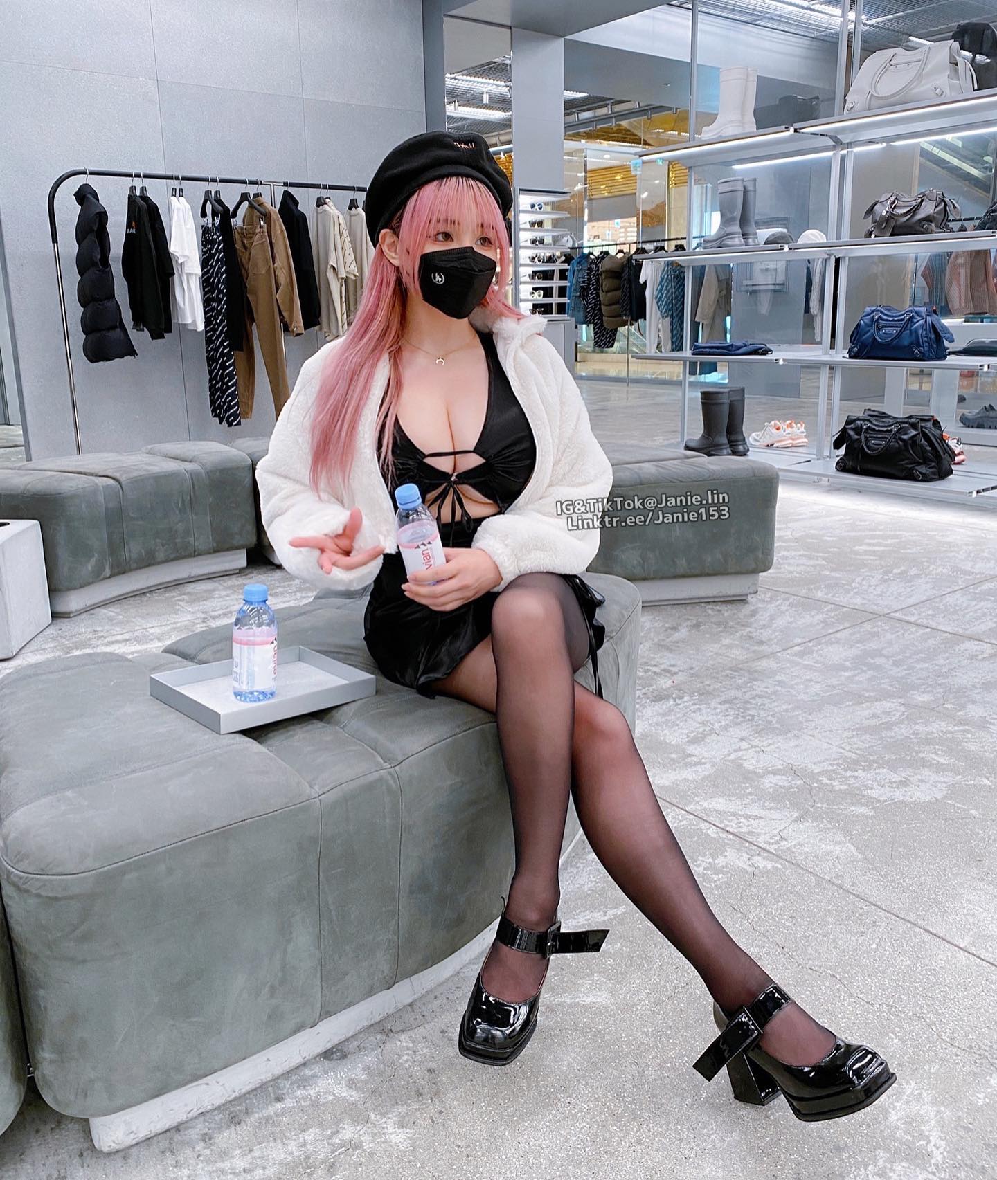 超胸乳媚娘「泥泥」長輩福利給好給滿，「超重事業心」讓人甘拜下風啊！-第1章-图片6