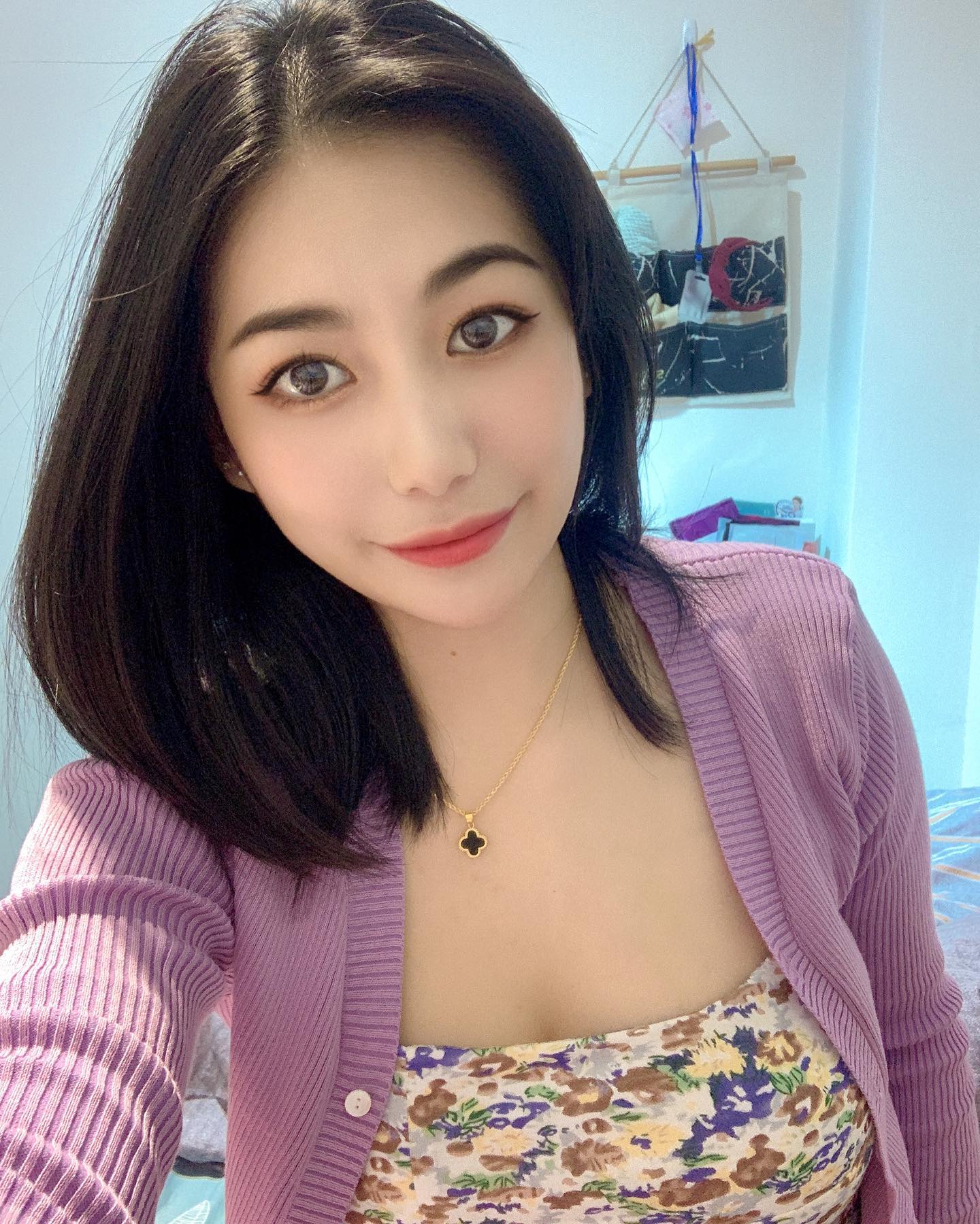 凶狠正妹「高芷軒」性感「小惡魔身材」飽滿「深溝畫面」真的好養眼啊-第1章-图片3