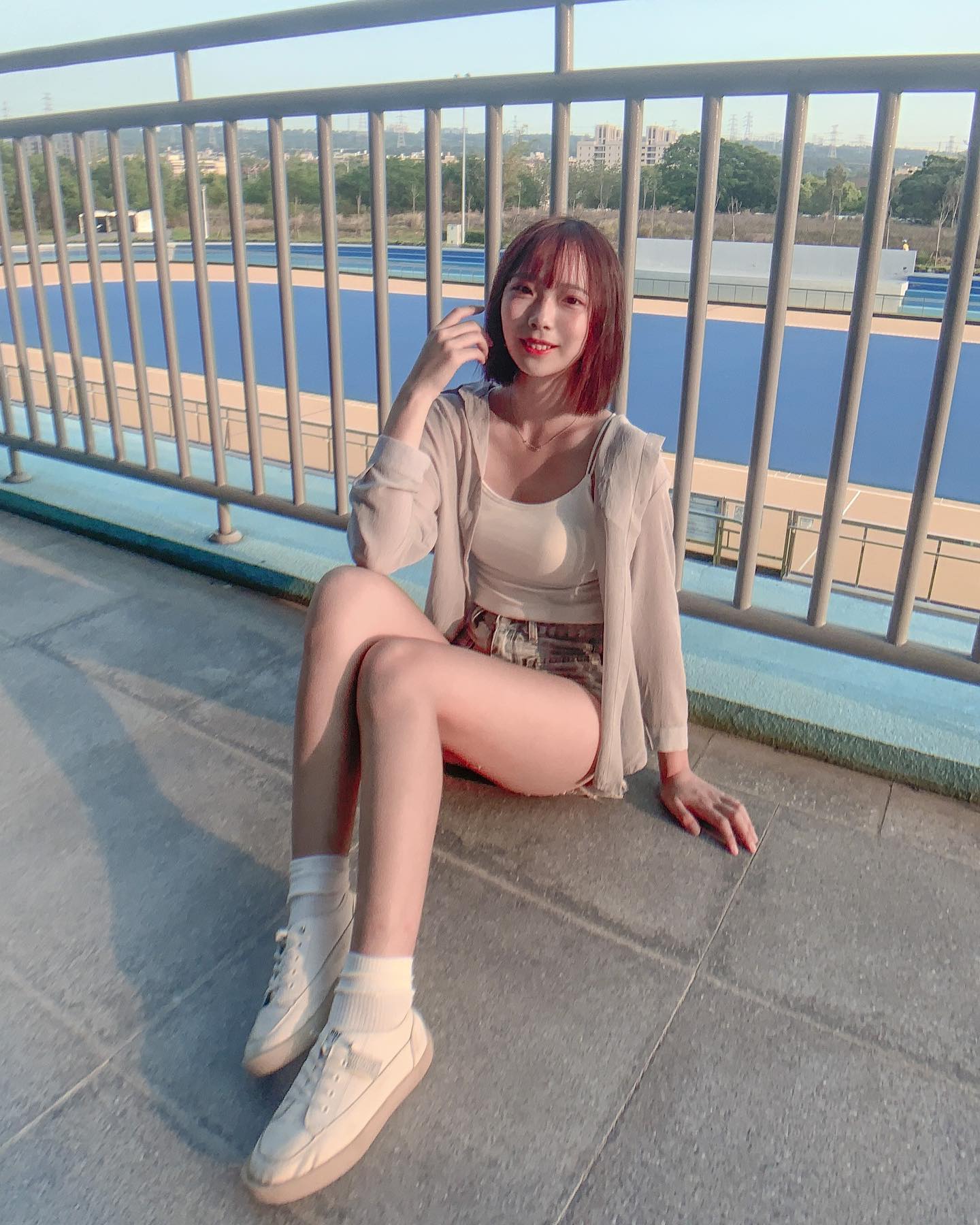 絕美氣質「Lian梨安」不科學逆天美腿，白皙畫面好誘人！挑戰視神經極限！-第1章-图片3