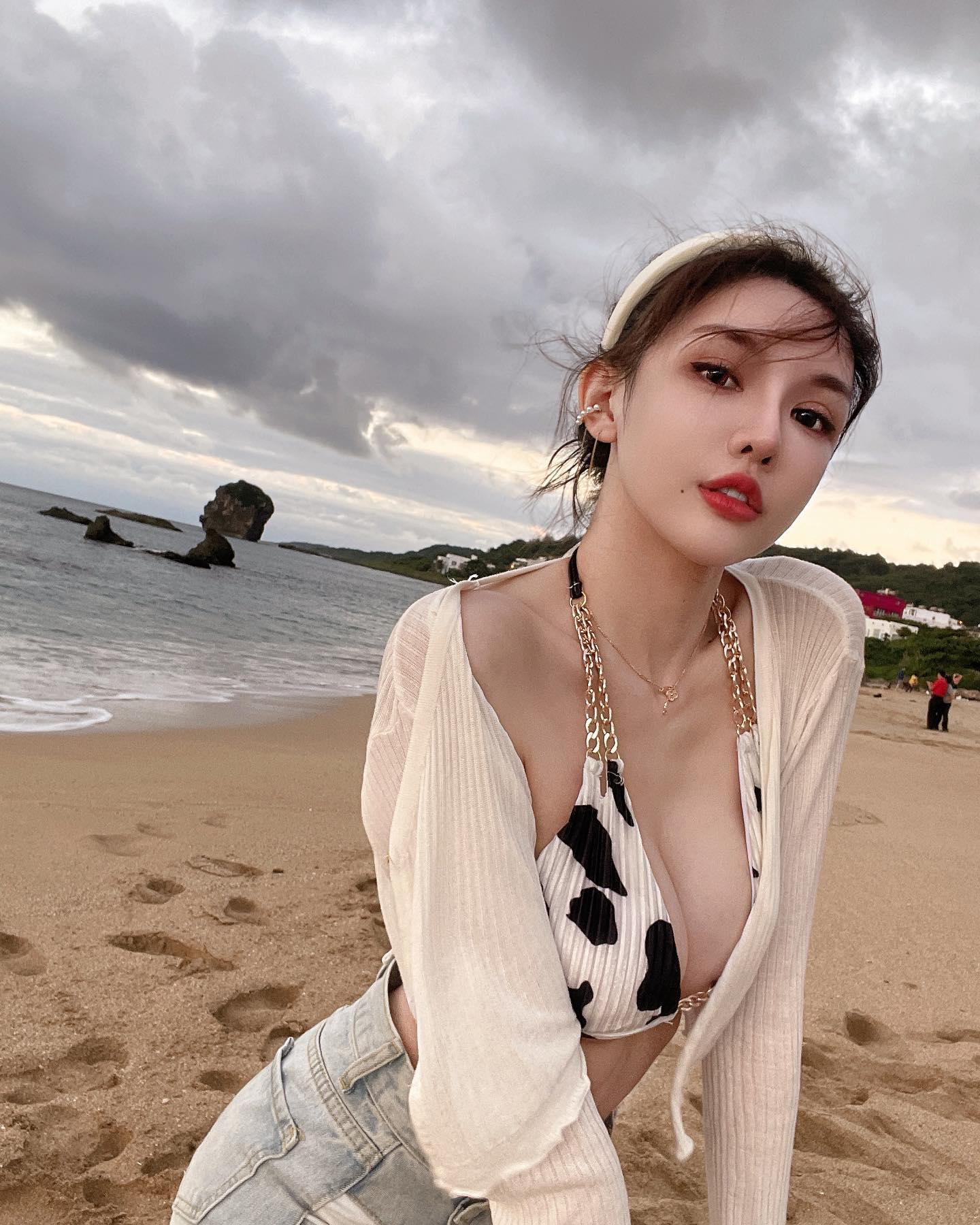 「KAKA陳咖喀」惹火完美身材簡直是每個男人心中夢想！ 低胸裝「乳量又飽又滿」-第1章-图片3