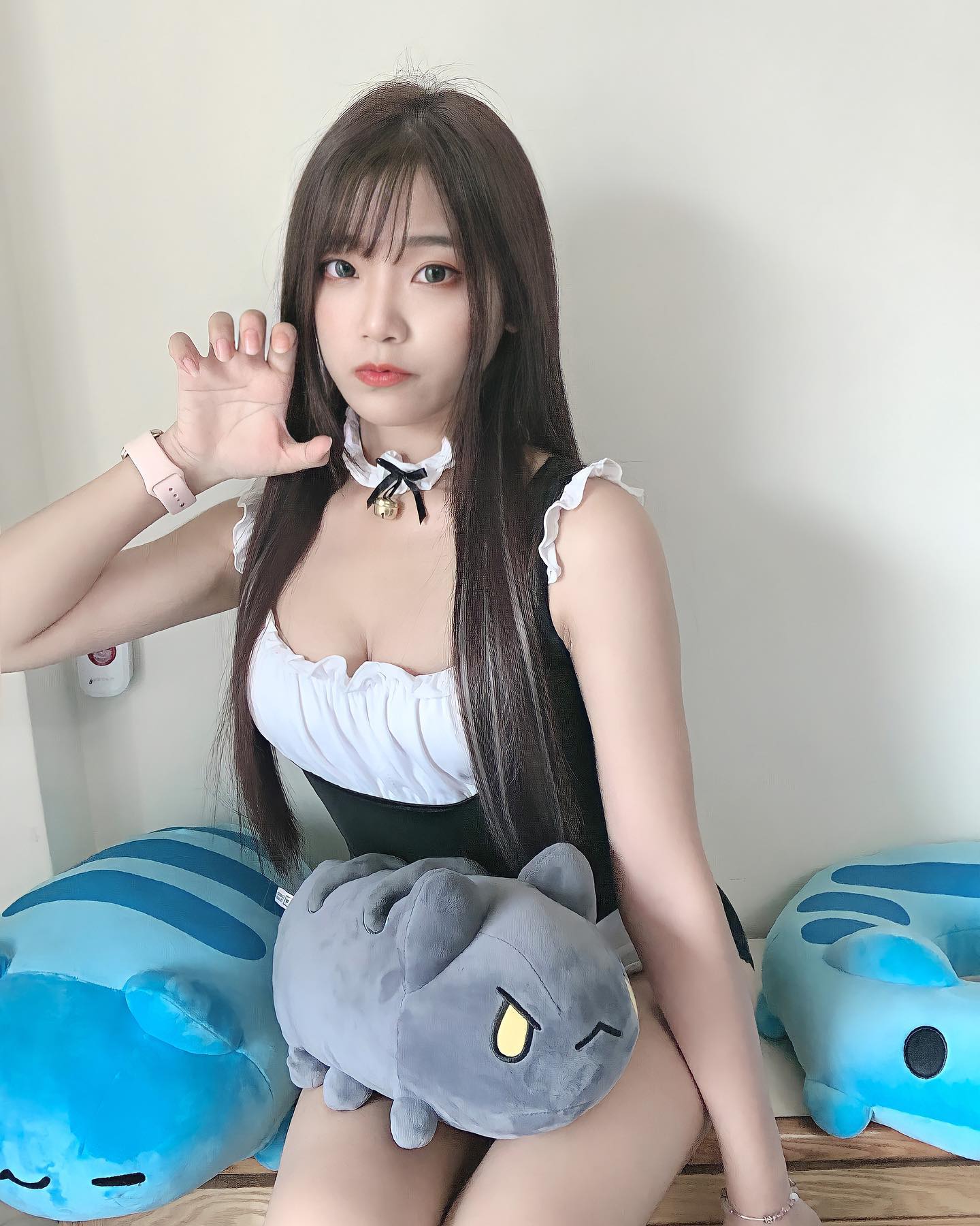 白嫩奶妹「雅臻」豪乳型狀太堅挺，好讓人暈船啊！氣質超好又有超兇身材-第1章-图片1