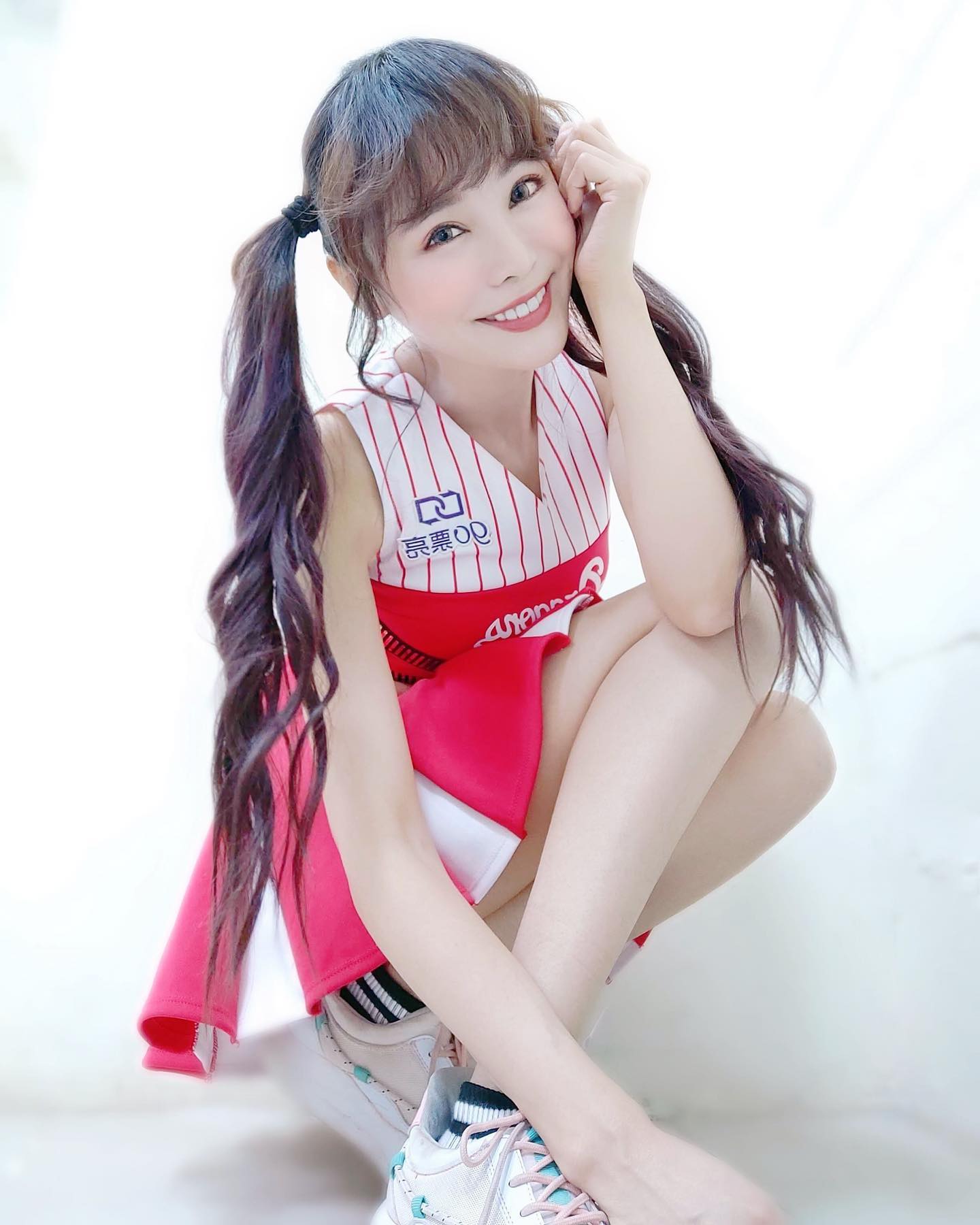 長腿正妹「李采依」甜美氣質卻有不成比例的「颶風級美乳」讓人心癢癢！-第1章-图片1