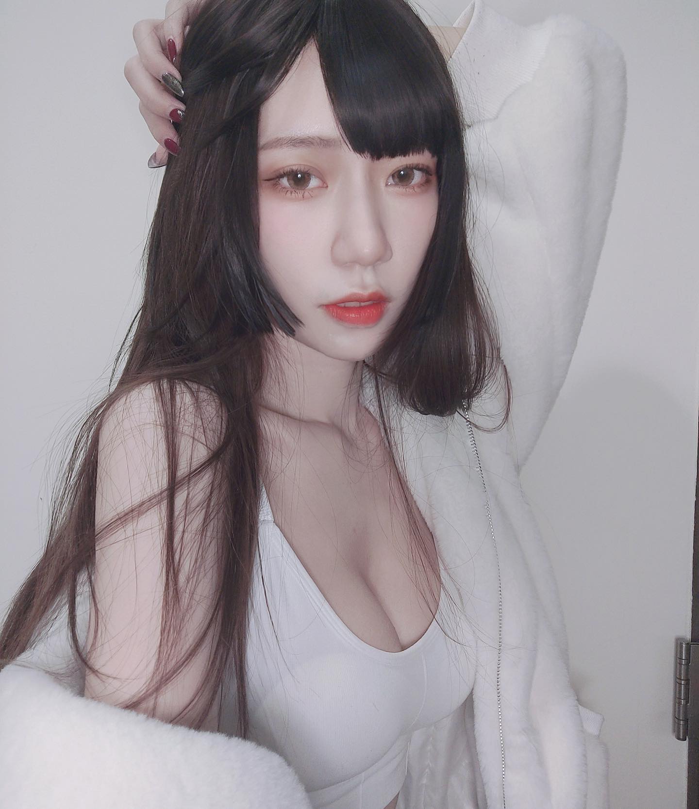 天菜級女神「芷涵」大秀「雪白美乳」可口蜜桃臀讓人忍不住邪惡！-第1章-图片9