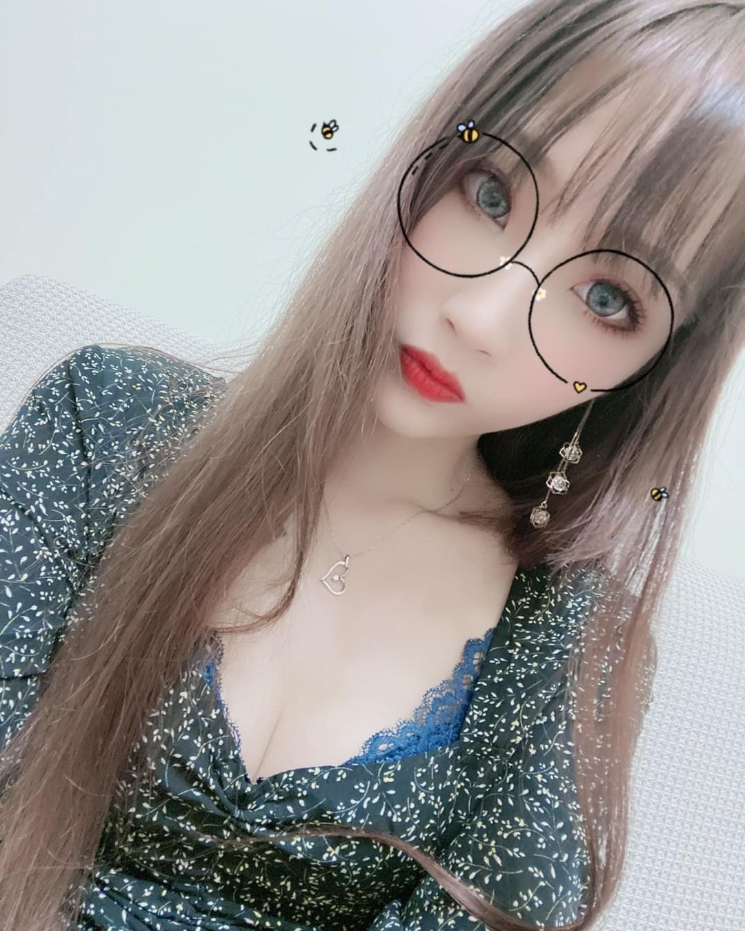 美乳正妹「詩織」大歐派「威力十足」上衣被撐到緊繃快炸裂，配上超高顏值太惹火！-第1章-图片8