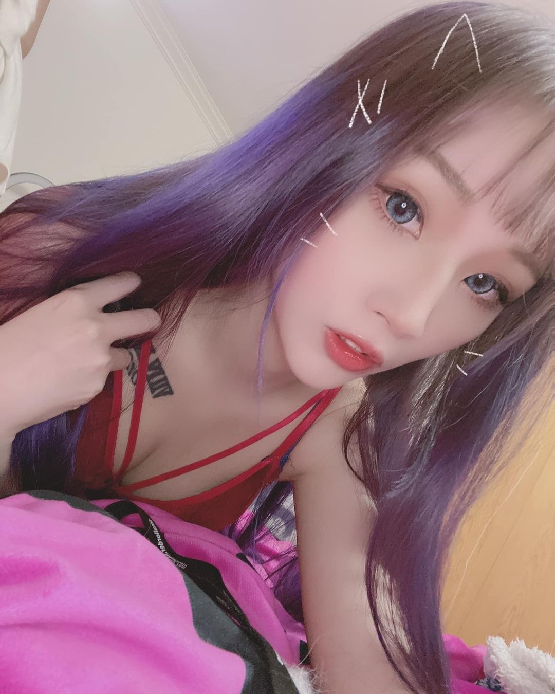 美乳正妹「詩織」大歐派「威力十足」上衣被撐到緊繃快炸裂，配上超高顏值太惹火！-第1章-图片10