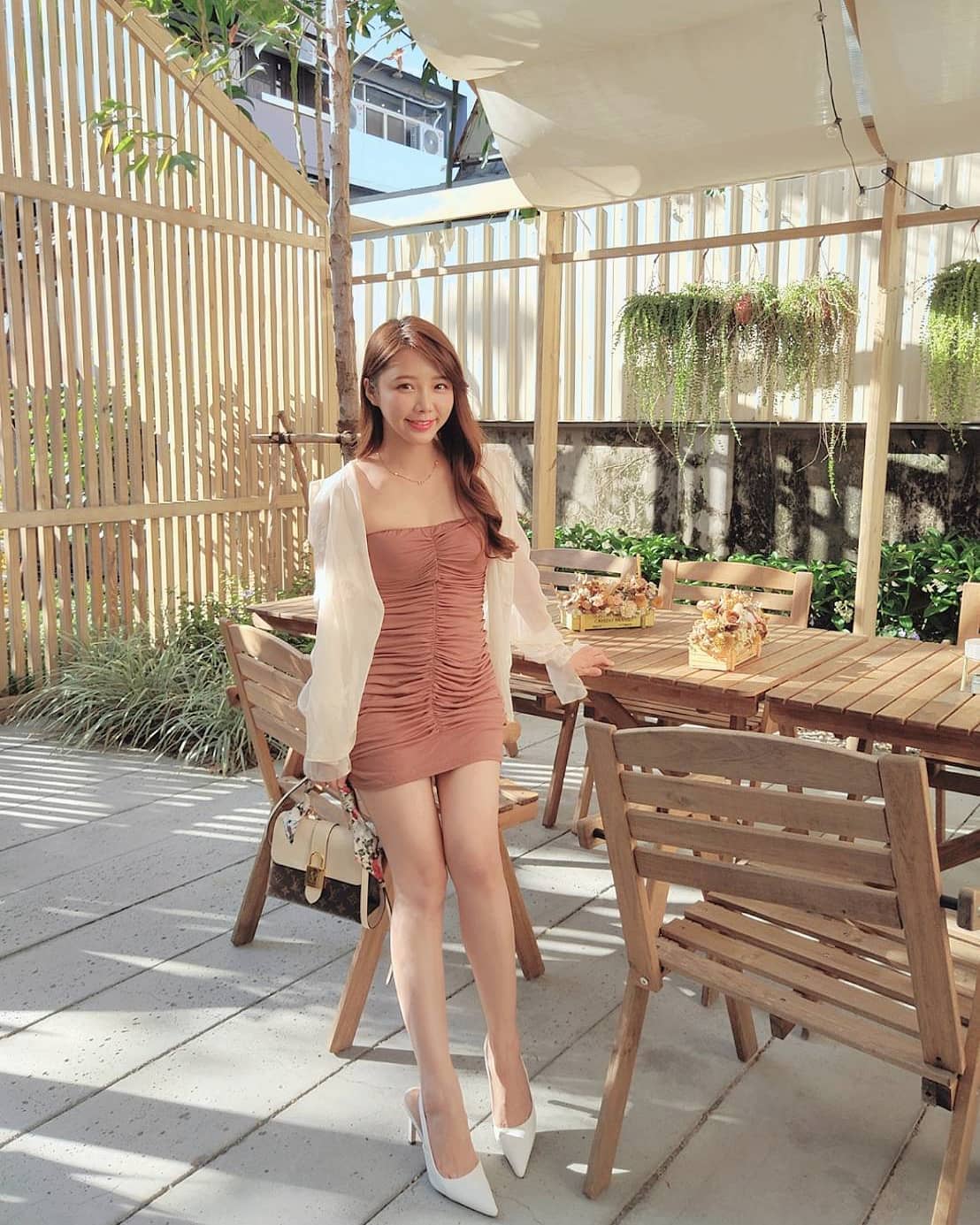 巨乳戀愛系正妹「陳甯揎」無敵逆天長腿，集合清新與性感於一身！-第1章-图片5