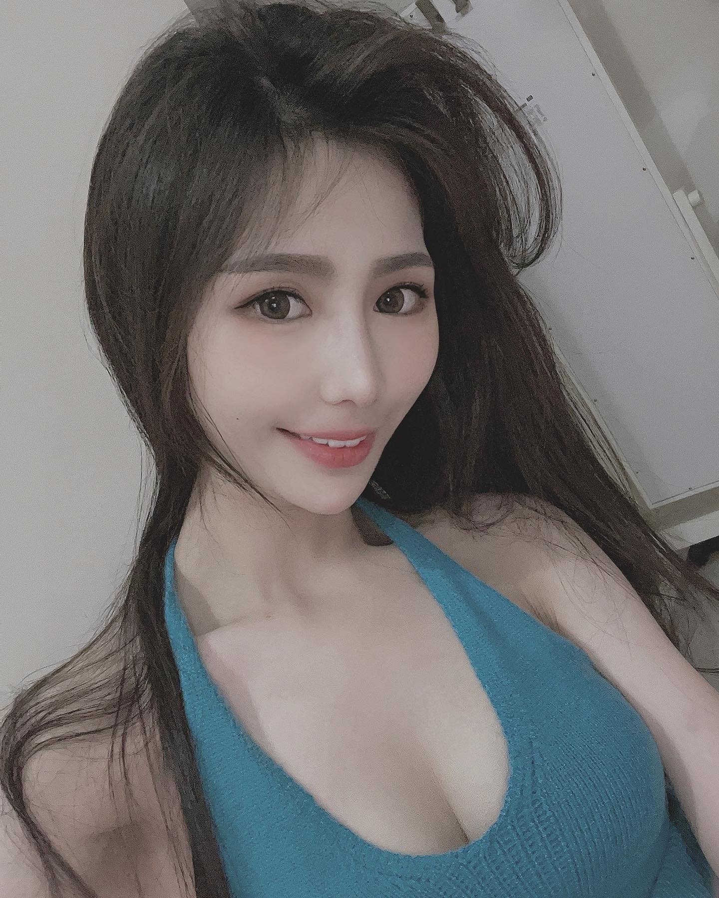 甜美妹子「竺竺」大露「白皙美乳」沒怕你看！超飽滿好身材讓人狂噴鼻血-第1章-图片5