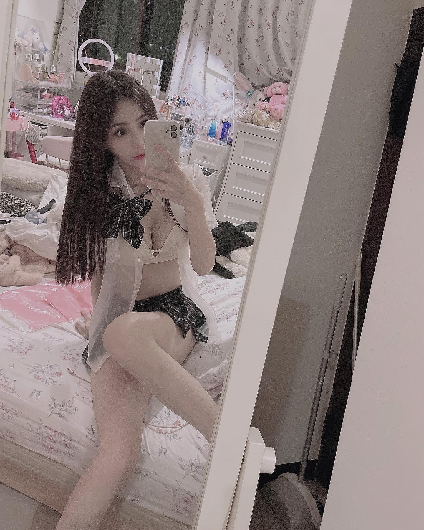 甜美妹子「竺竺」大露「白皙美乳」沒怕你看！超飽滿好身材讓人狂噴鼻血-第1章-图片9