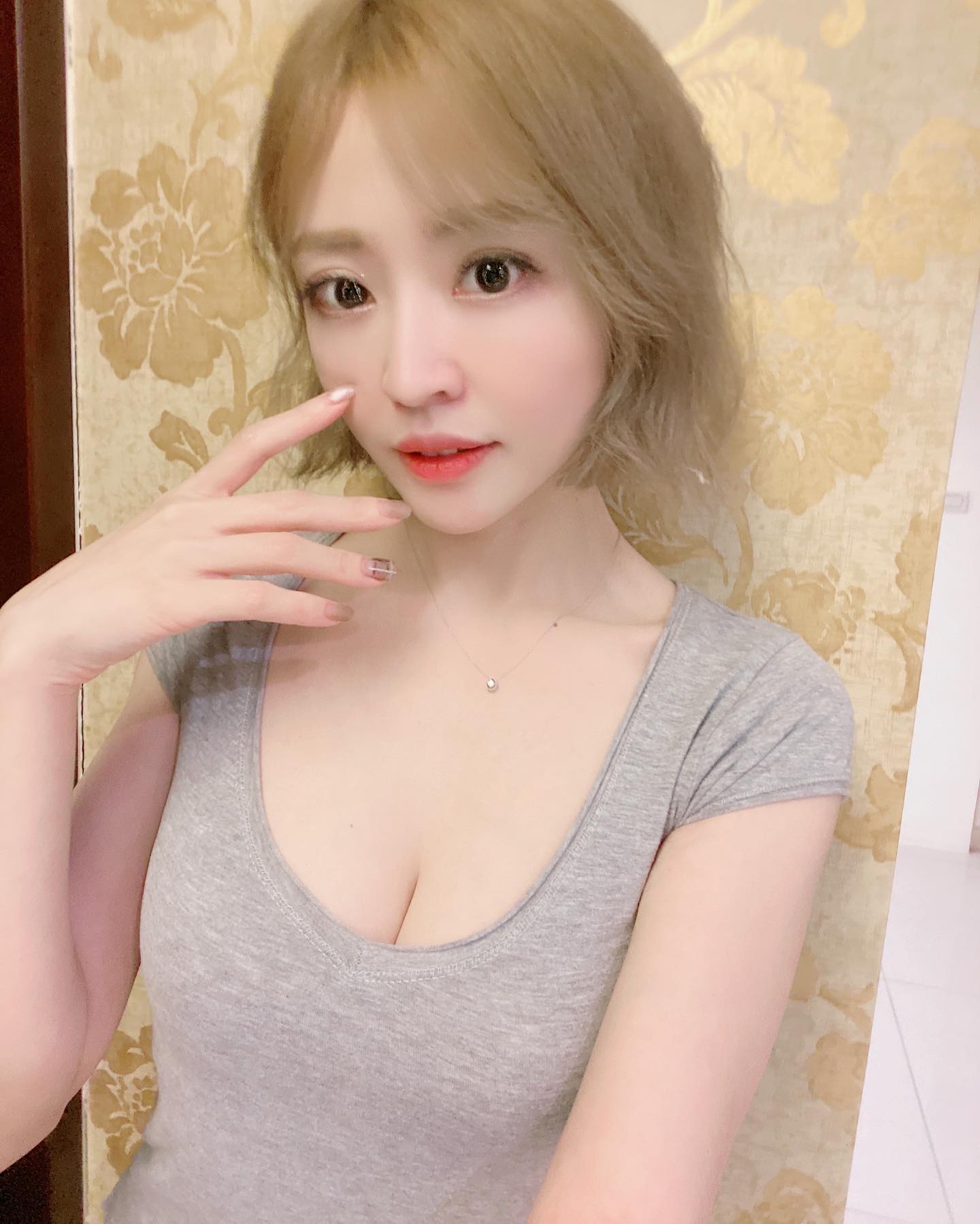 「Lucy Ni」畫面美的不要不要，一早就讓人血脈噴張，「白嫩雙球」超吸睛！-第1章-图片9