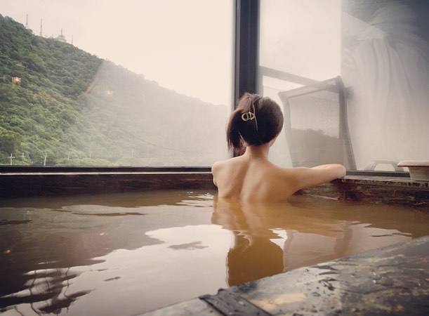 電眼正妹「Chiapu Chou」氣質亮麗，養眼的「迷人酥胸」畫面讓人戀愛啦-第1章-图片10