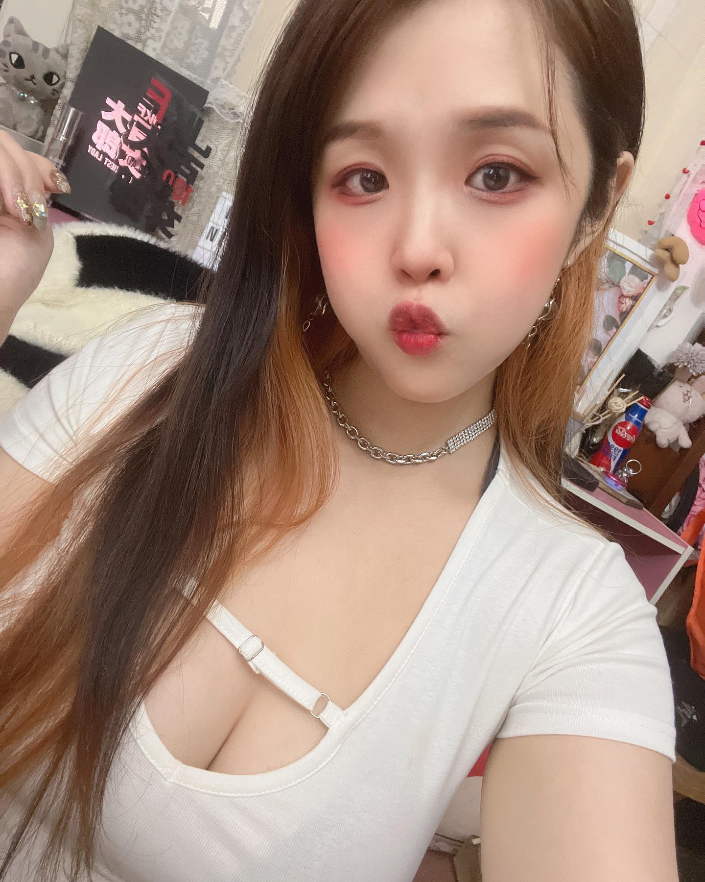 爆奶妹「果凍兒」養眼畫面讓人醉！白皙水嫩的「渾圓兇器」呼之欲出！-第1章-图片4