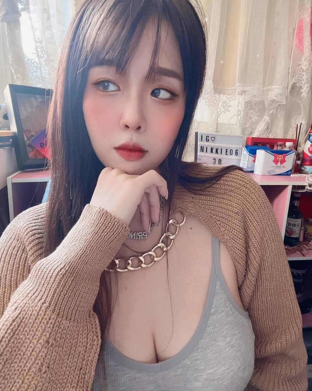 爆奶妹「果凍兒」養眼畫面讓人醉！白皙水嫩的「渾圓兇器」呼之欲出！-第1章-图片9