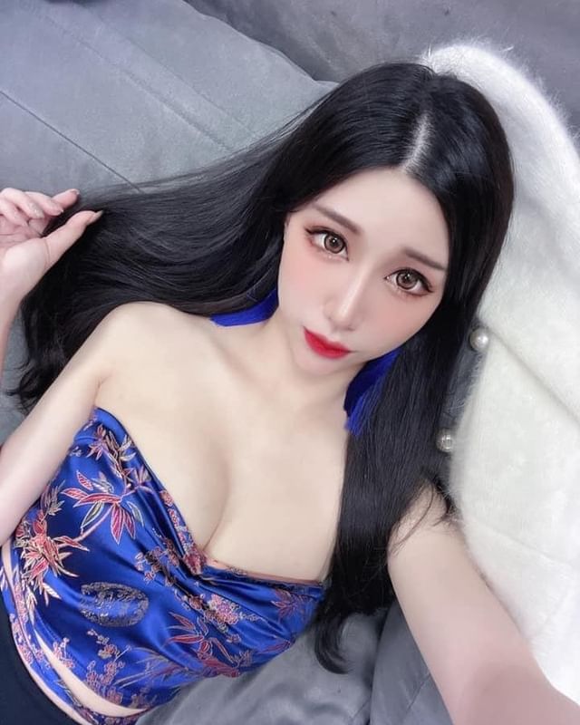 巨乳辣模「miyoyo」牛奶般的肌膚、脣紅齒白，「胸前美乳」傷害值也超高！-第1章-图片9