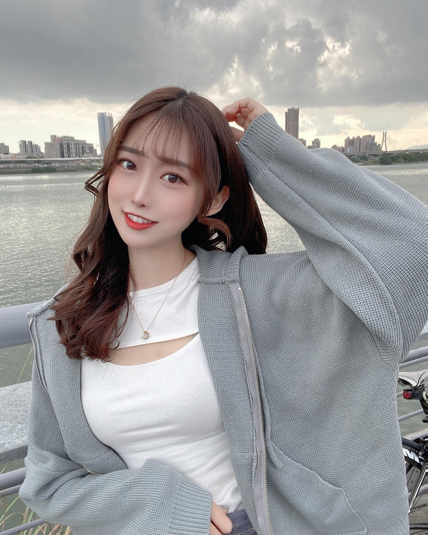 仙女「Yuna元元」完美的身材比例粉絲好愛！露肩上衣「香肩好撩人」-第1章-图片1