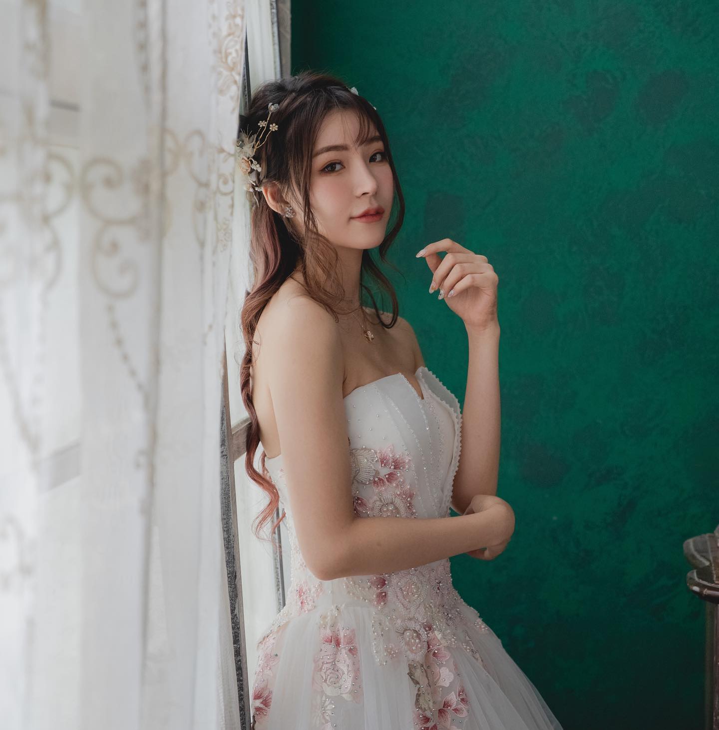 「小采瑄」辣到Hold不住，萌甜美顏已達偶像級別，美乳讓粉絲超想撲！-第1章-图片4