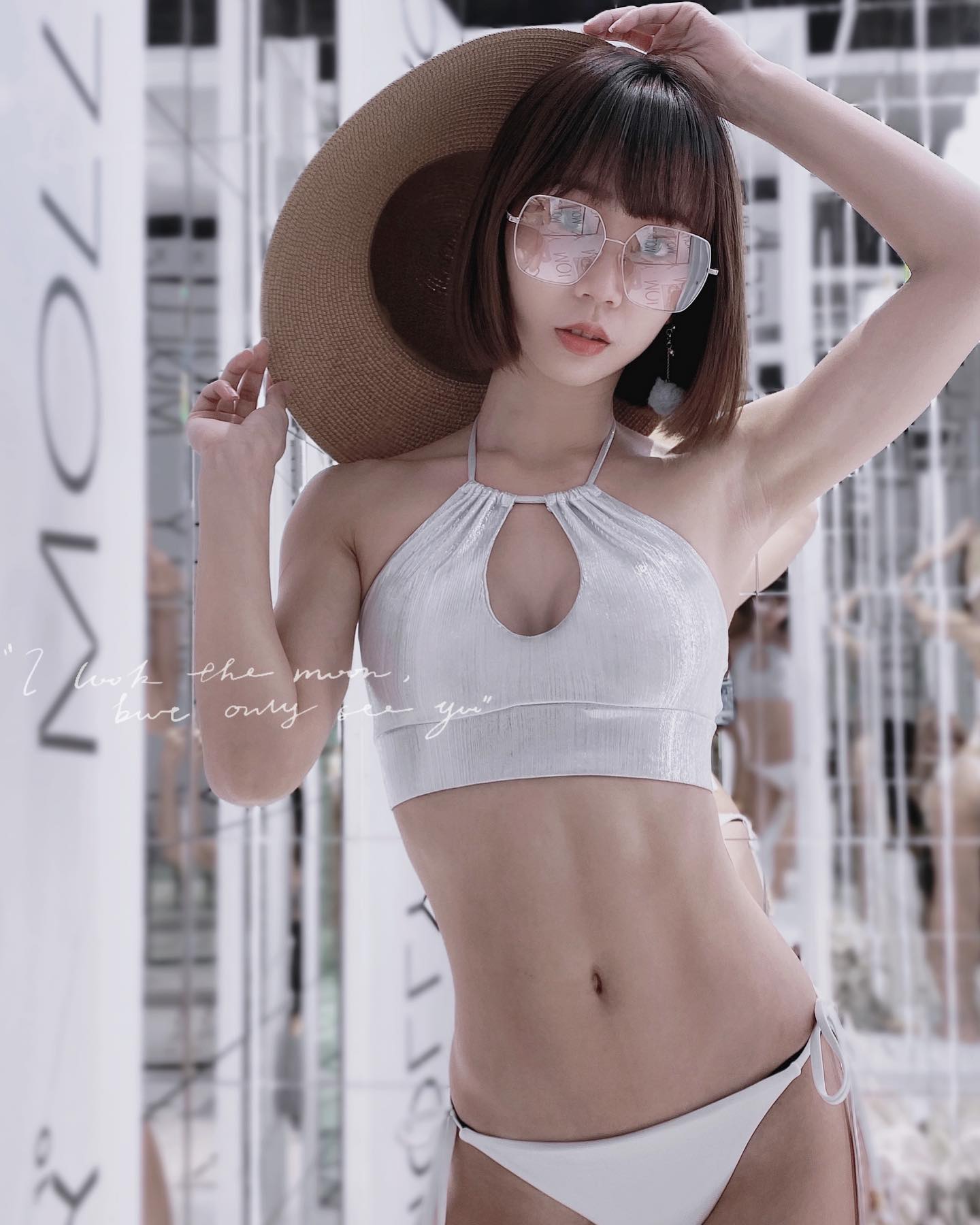 大眼正妹「安娜」精緻五官讓人著迷！奶香濃烈噴發纖腰長腿緊實肌光看就覺得猛猛-第1章-图片3