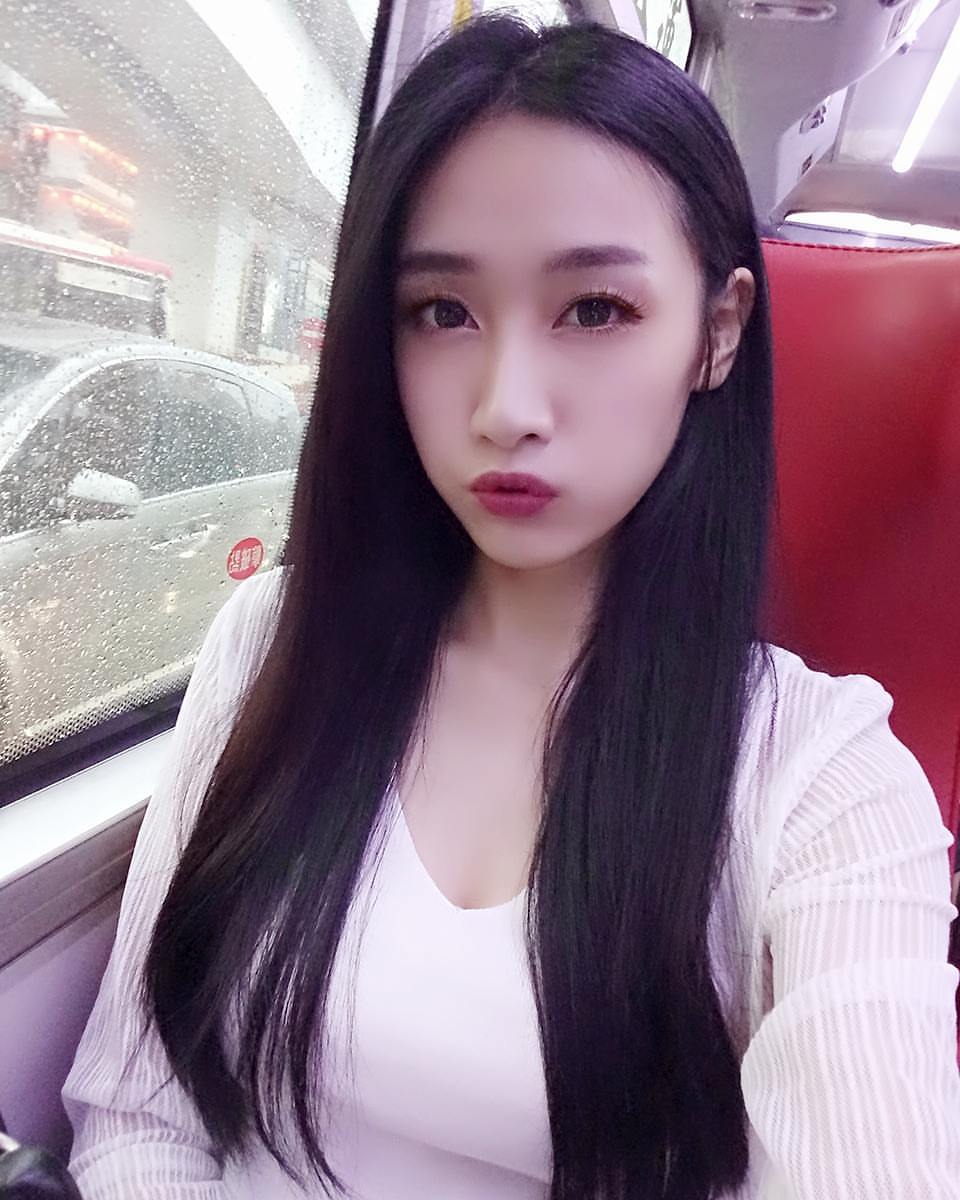 淡江會計班花段璟樂超性感美背視覺畫面好誘惑-第1章-图片5