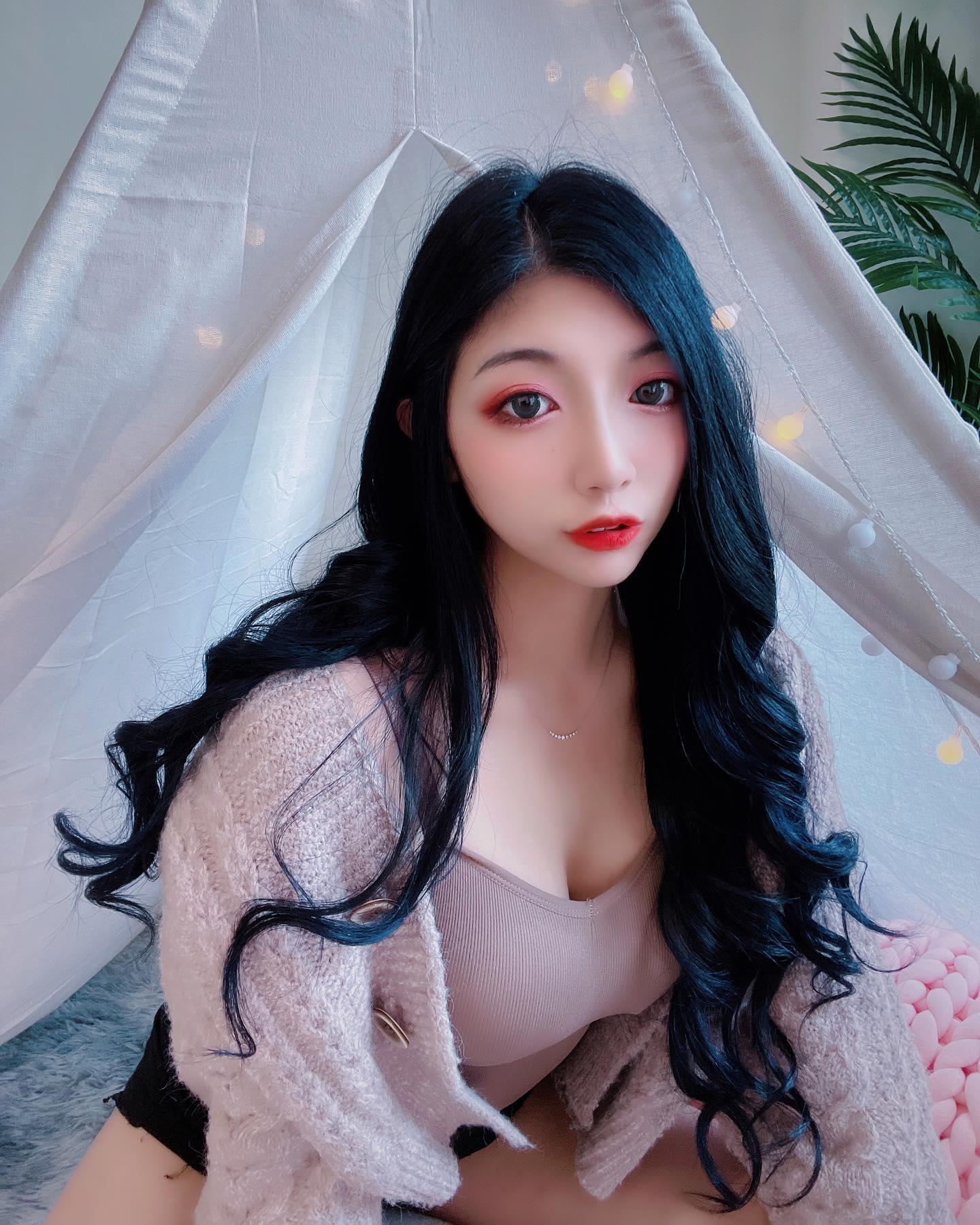 爆乳奶妹「小沄熙」大乳量轟炸讓人暈頭轉向，這畫面實在太美好-第1章-图片1