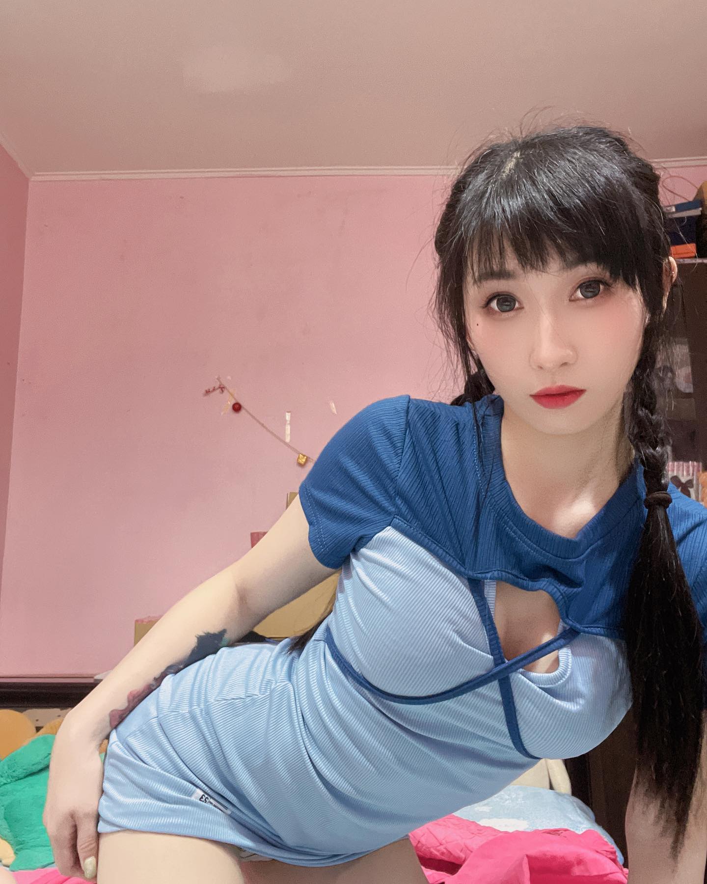 白皙美乳正妹「芝赤」犯規「S曲線」完美展現性感身材！酥胸美腿使人戀愛-第1章-图片8