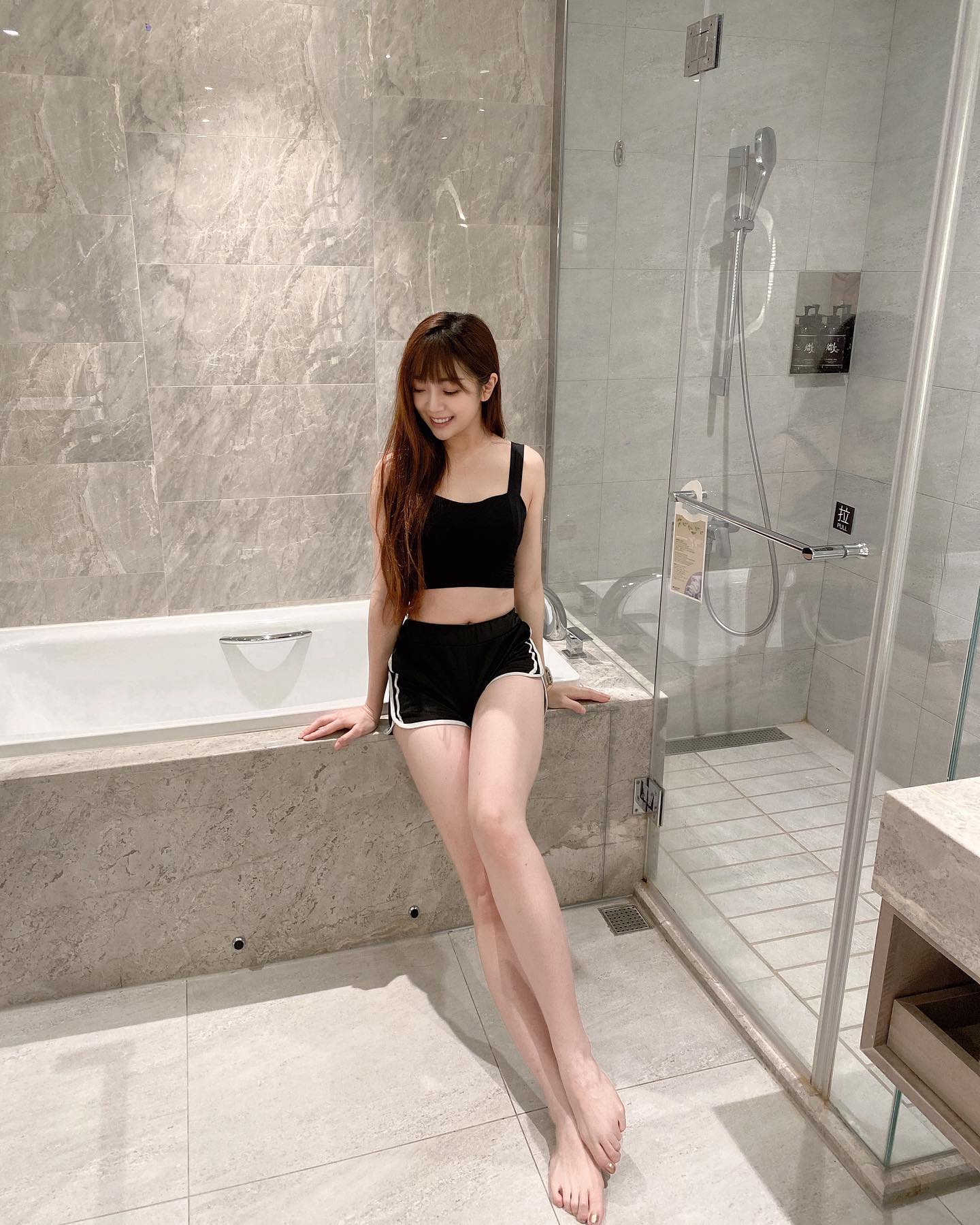 美腿正妹「Salen」細腰長腿「前凸後翹」的好身材連朋友都說讚！-第1章-图片6