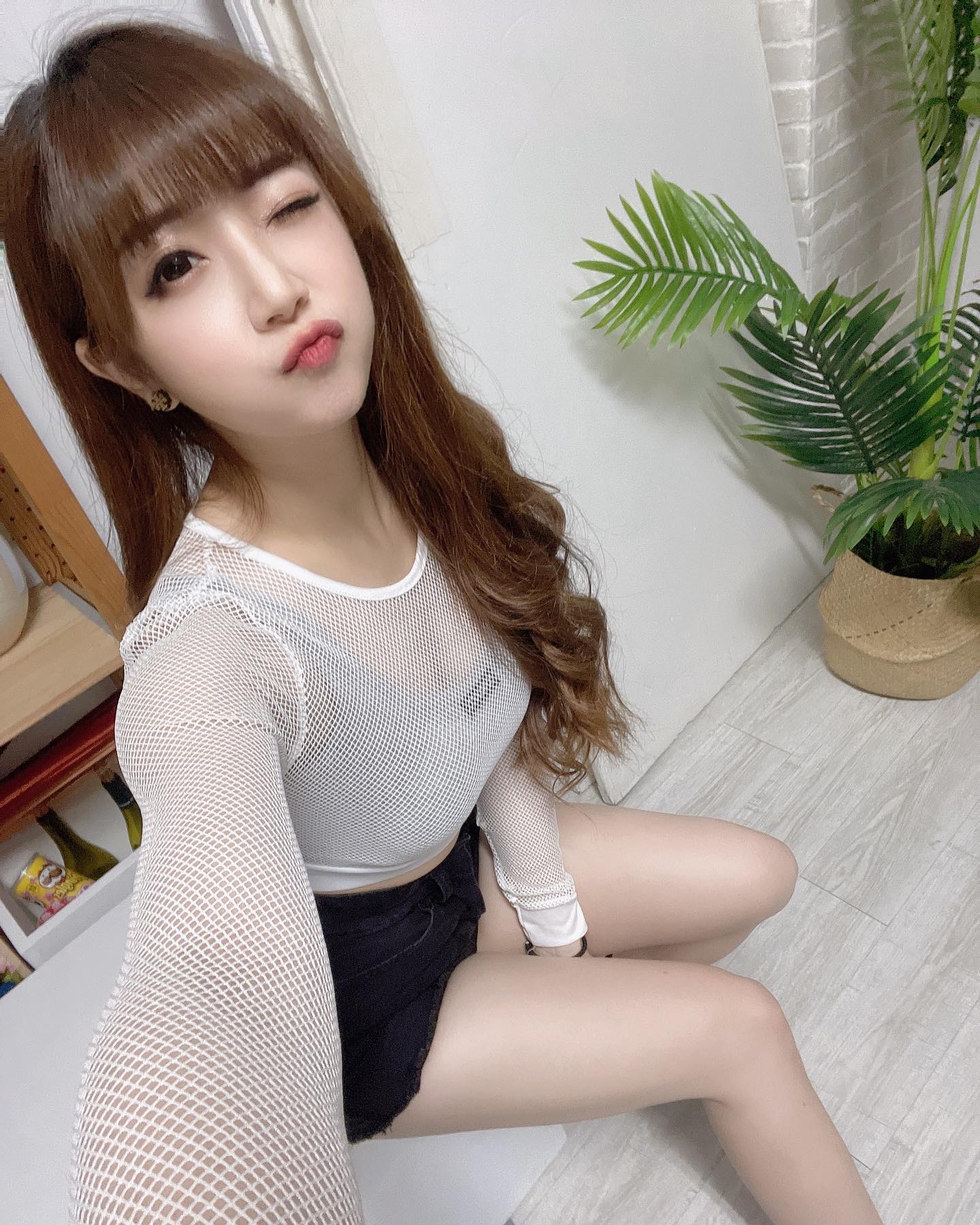 美腿正妹「Salen」細腰長腿「前凸後翹」的好身材連朋友都說讚！-第1章-图片8