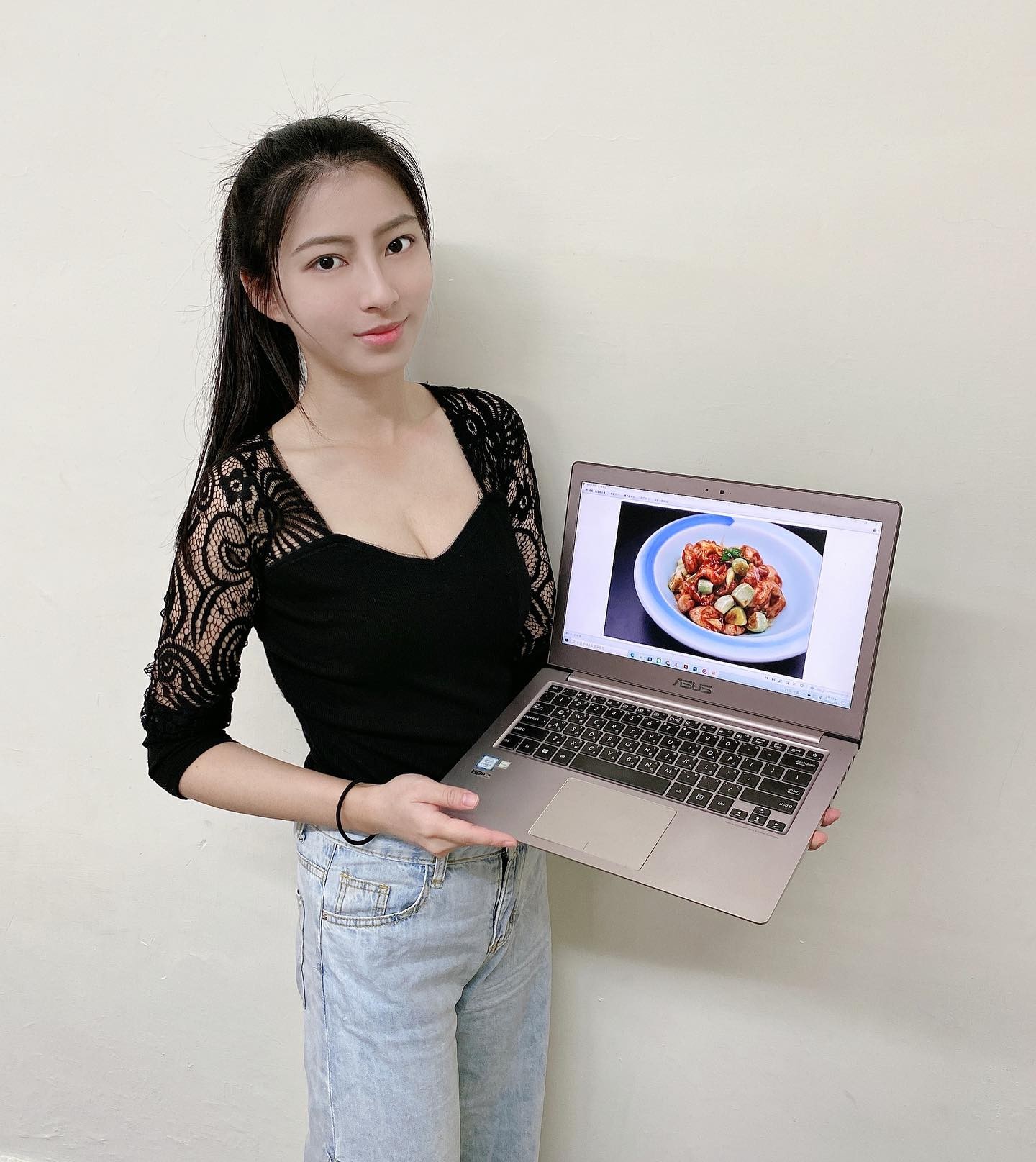 The picture of the God-class sister