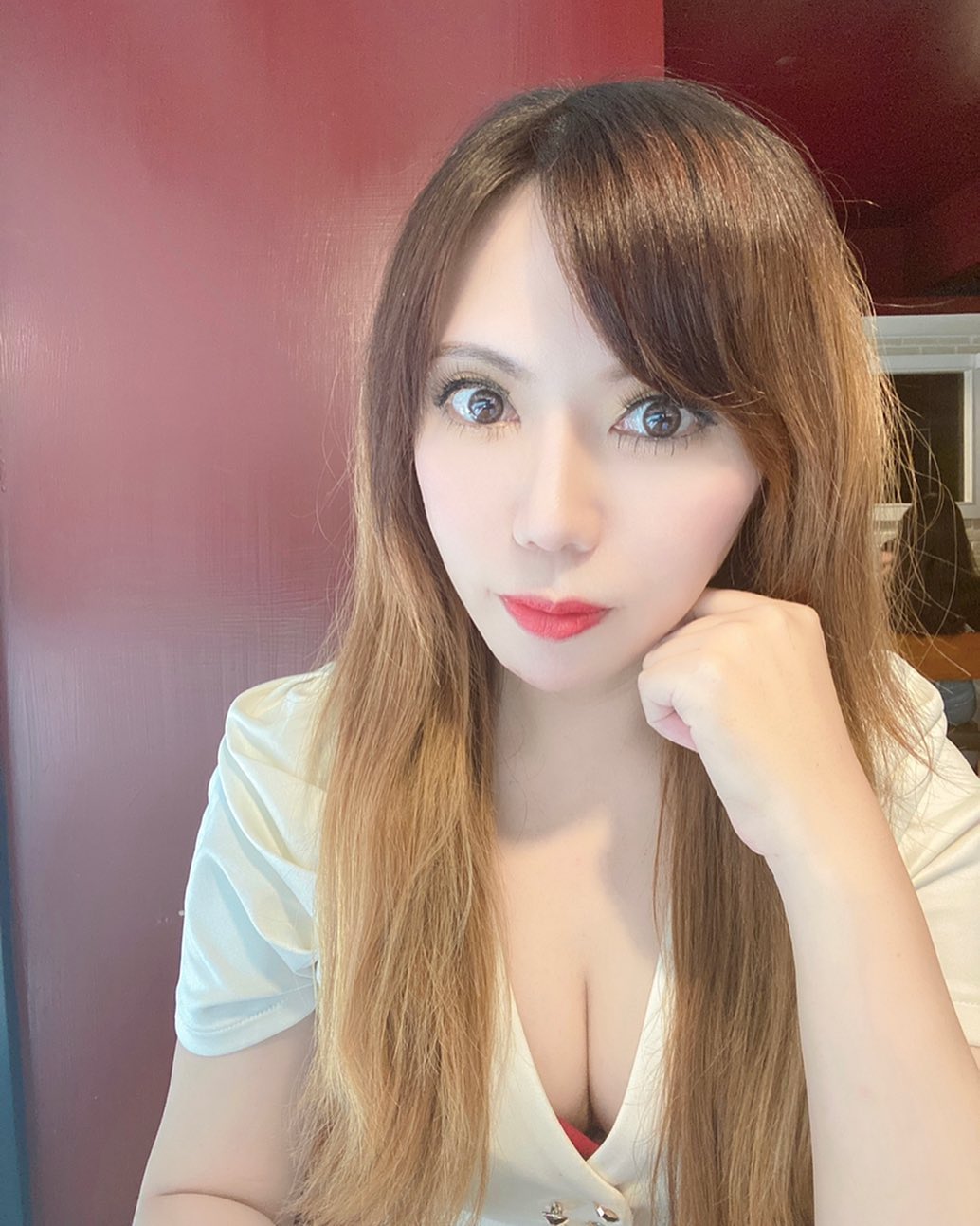 乳浪來襲「林雯雯」細肩帶背心根本包不住啊，飽滿到快掉出來，那乳溝真的太美-第1章-图片3