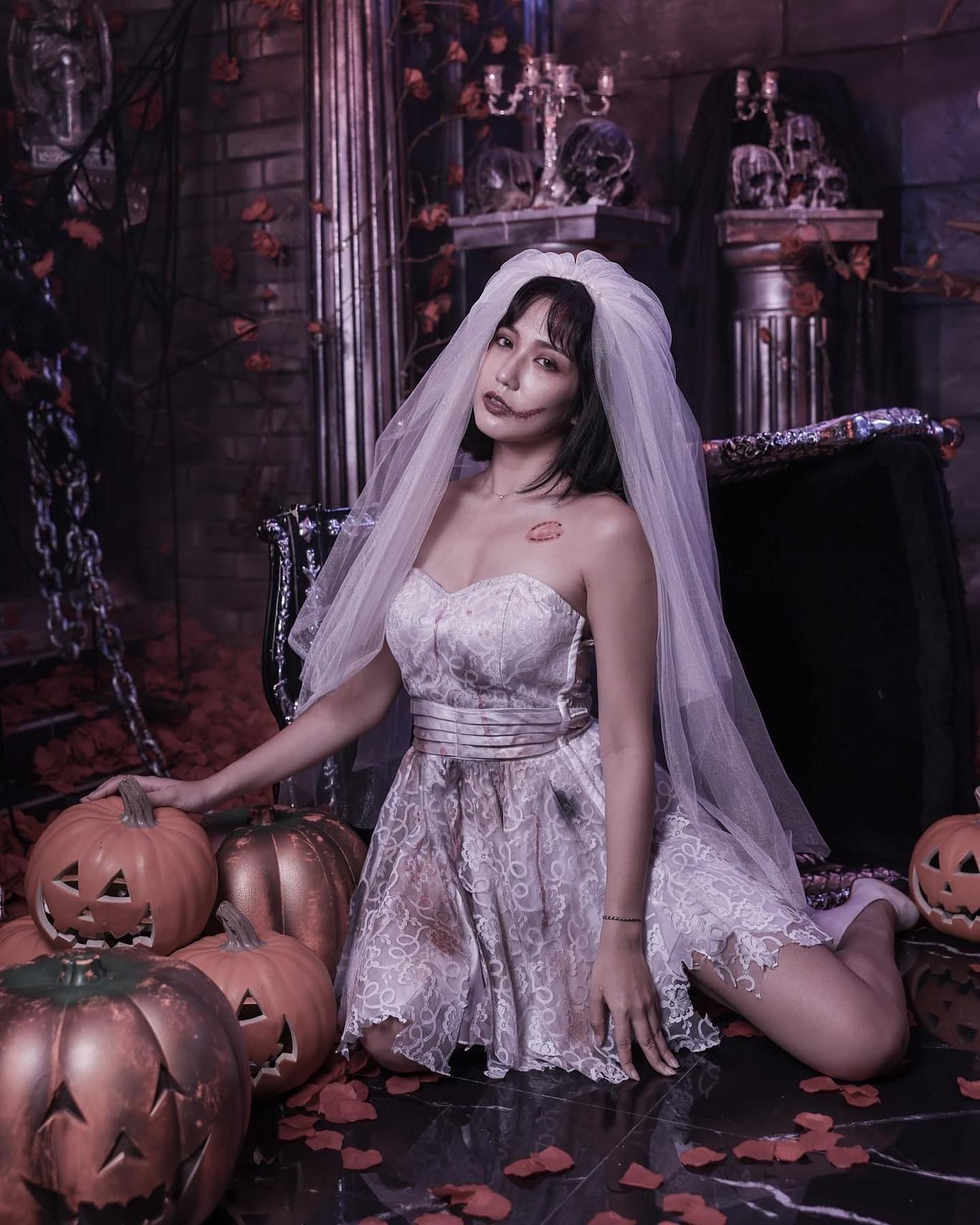 裸背正妹「綵冞」畫面「奶香四溢」快讓螢幕炸裂啦！連美腿都好誘人喔！-第1章-图片2